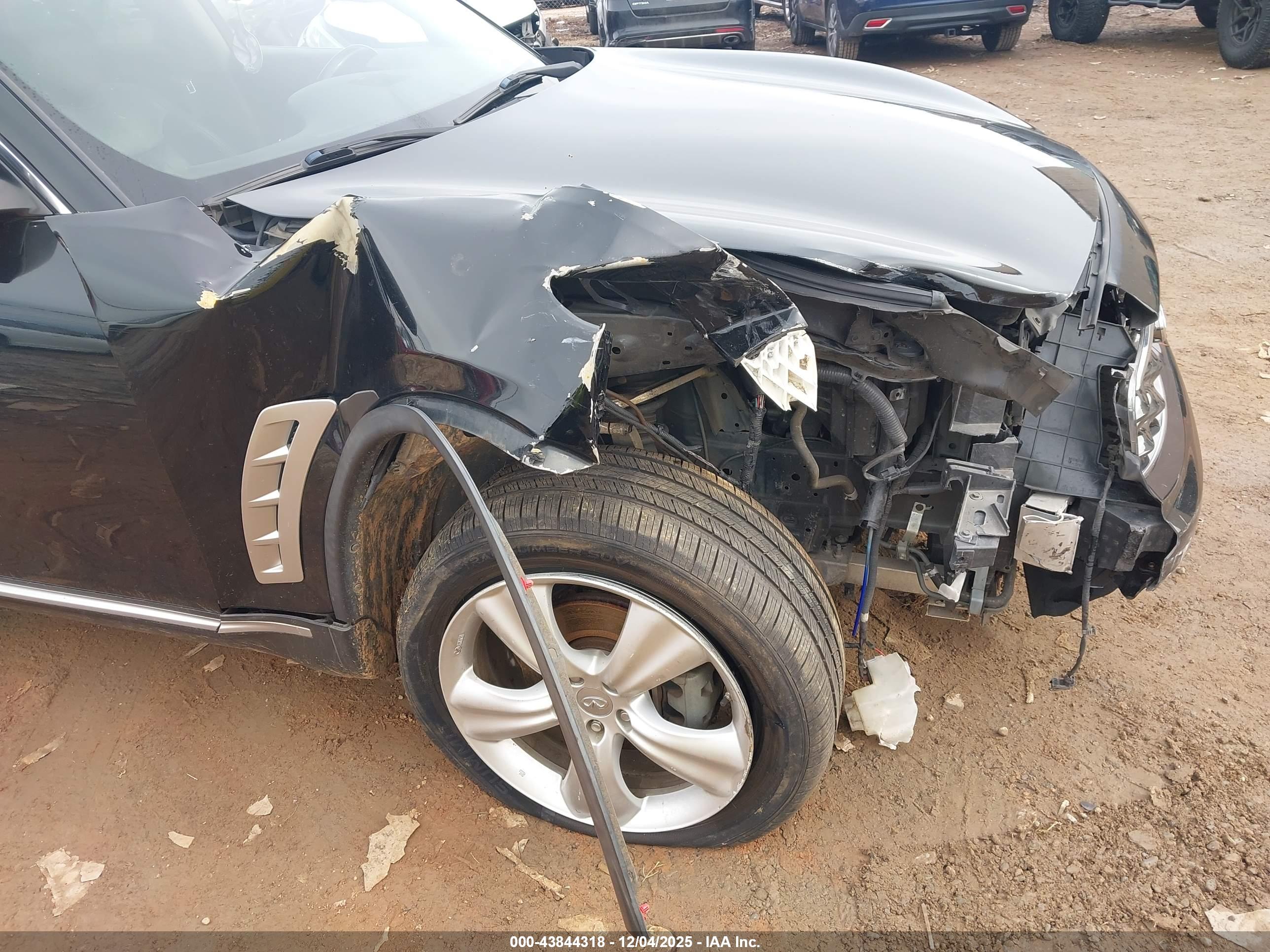 INFINITI FX35 image 6