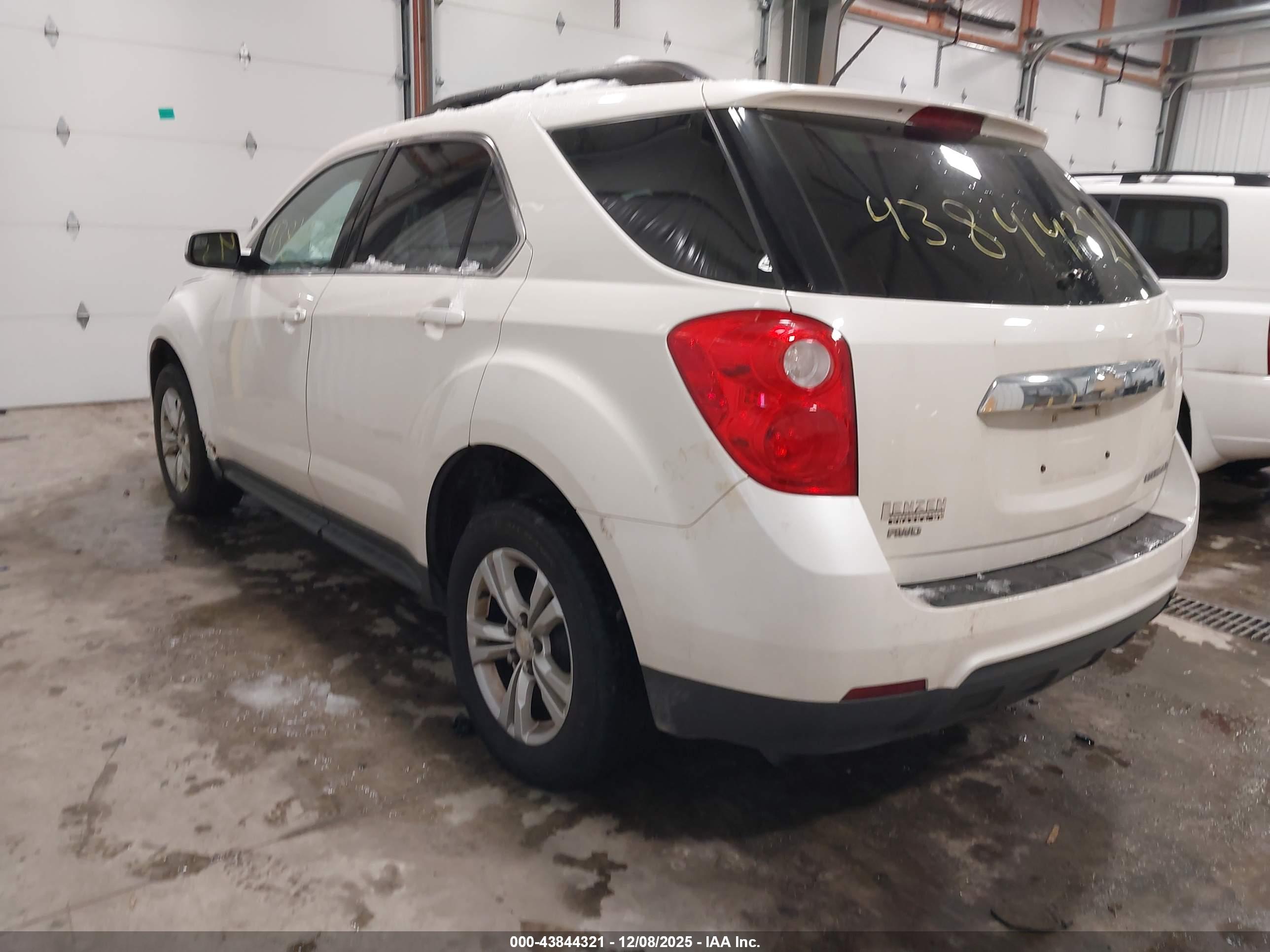 CHEVROLET EQUINOX image 3