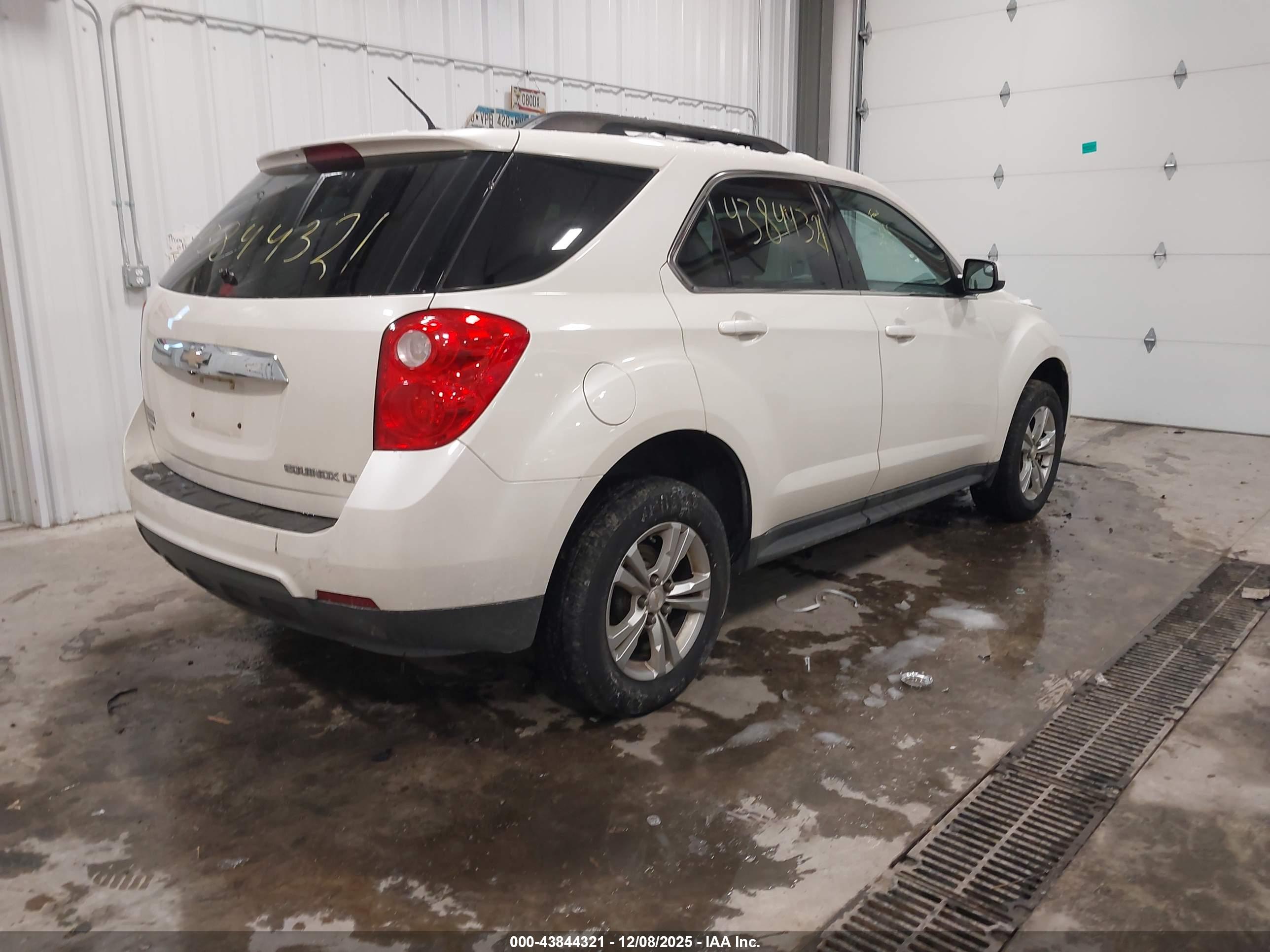 CHEVROLET EQUINOX image 4