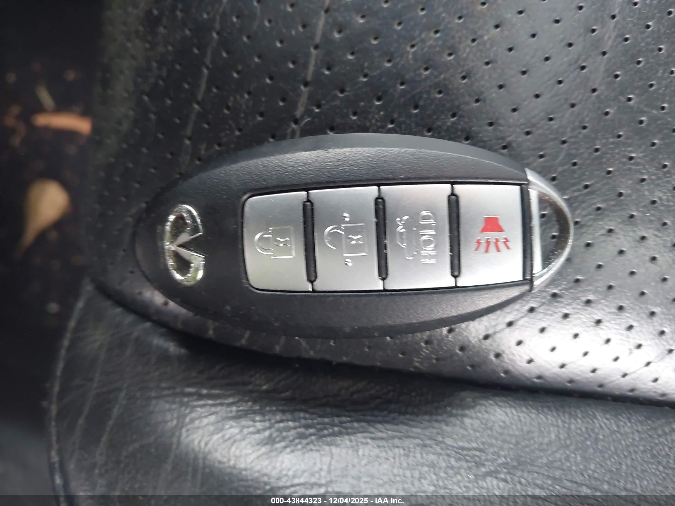 INFINITI G37X image 11