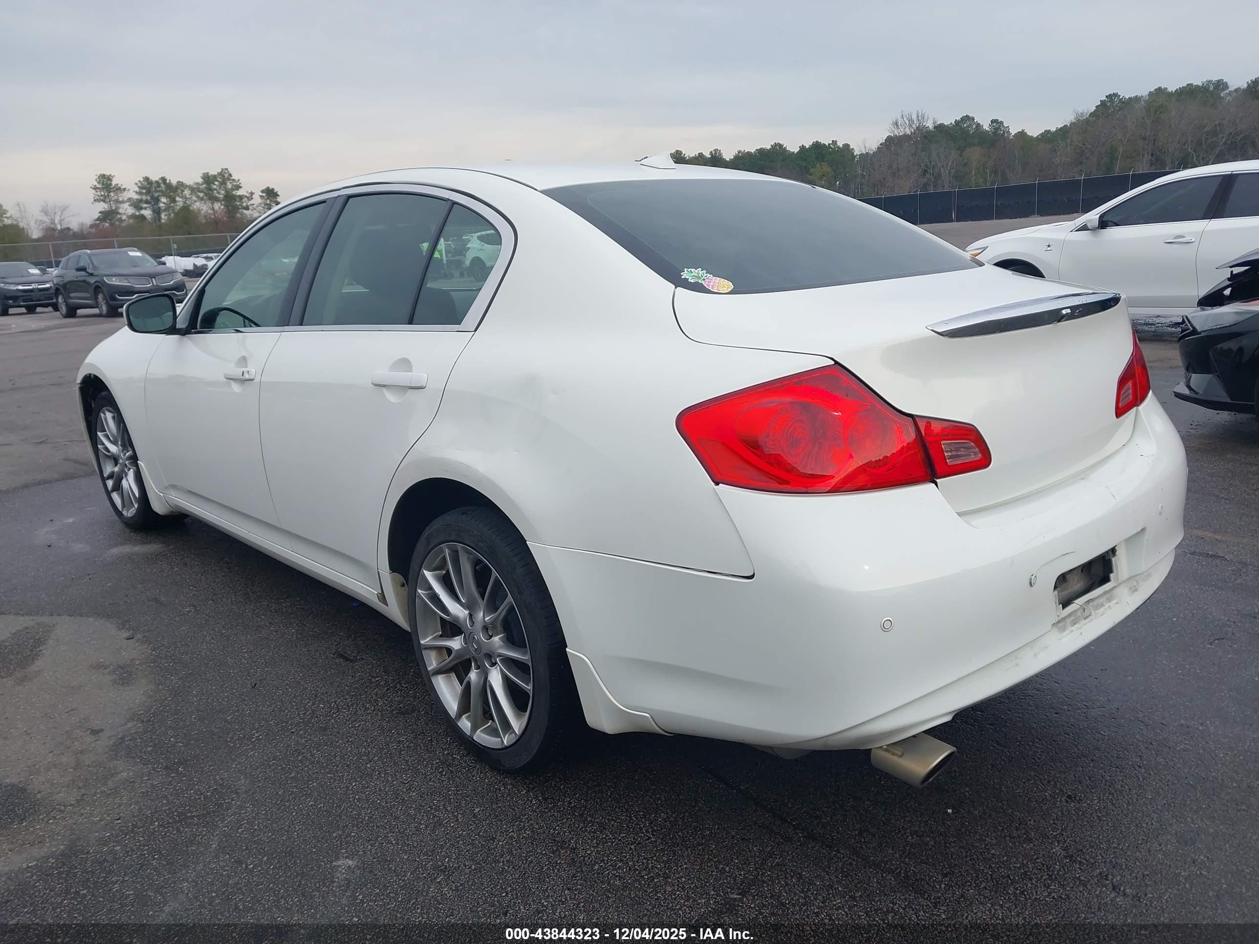 INFINITI G37X image 3