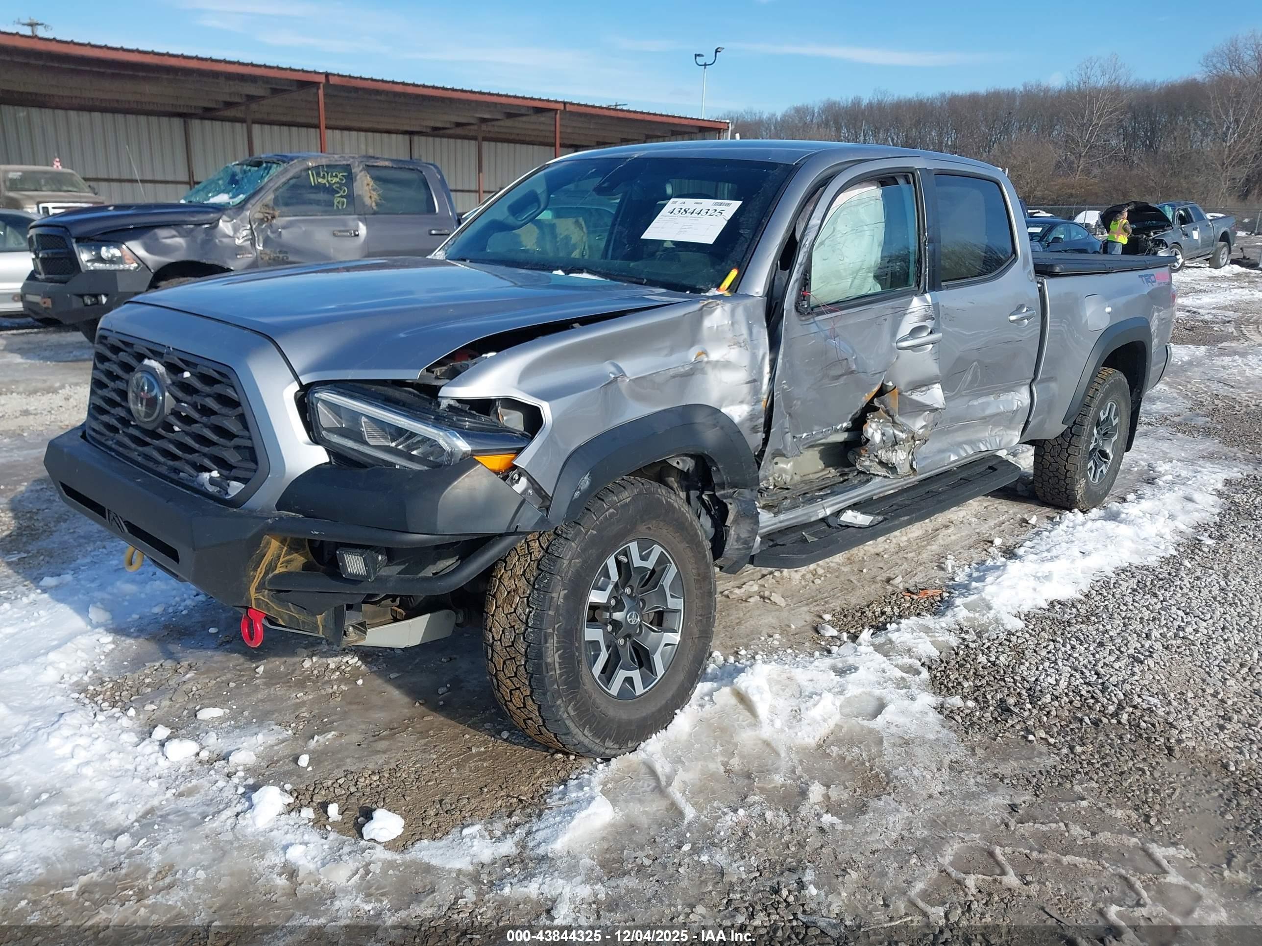 TOYOTA TACOMA image 2