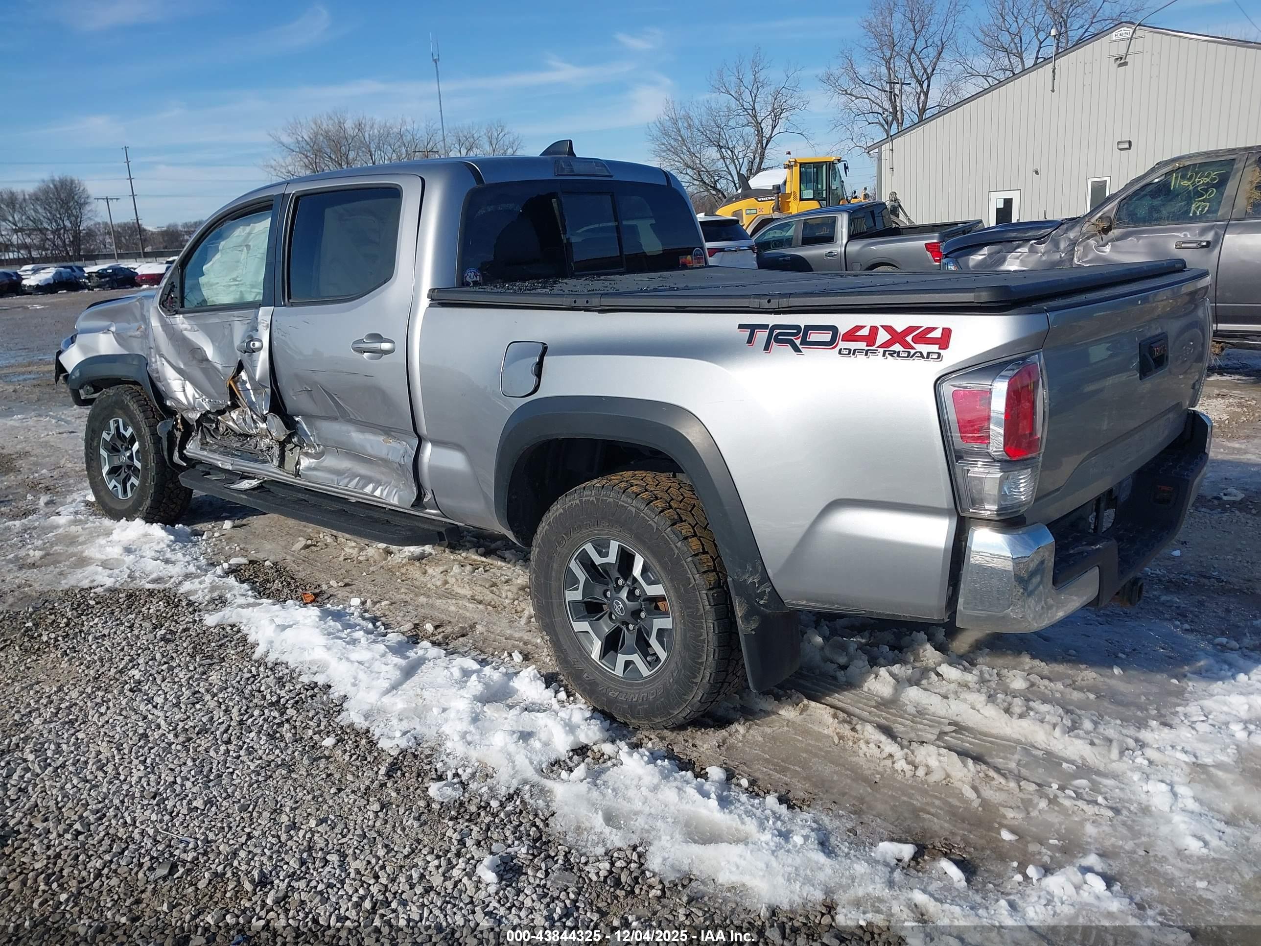 TOYOTA TACOMA image 3