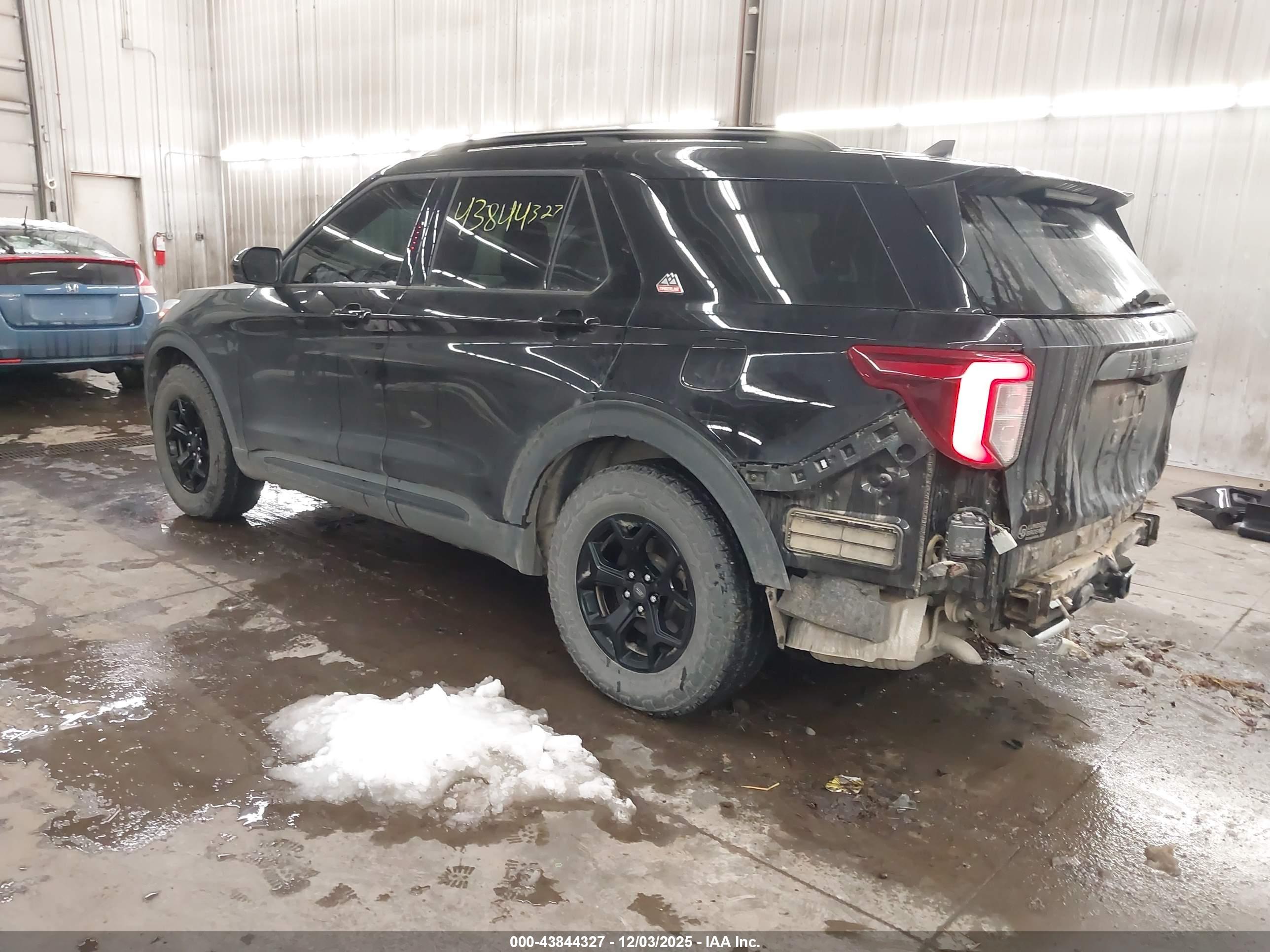 FORD EXPLORER image 3