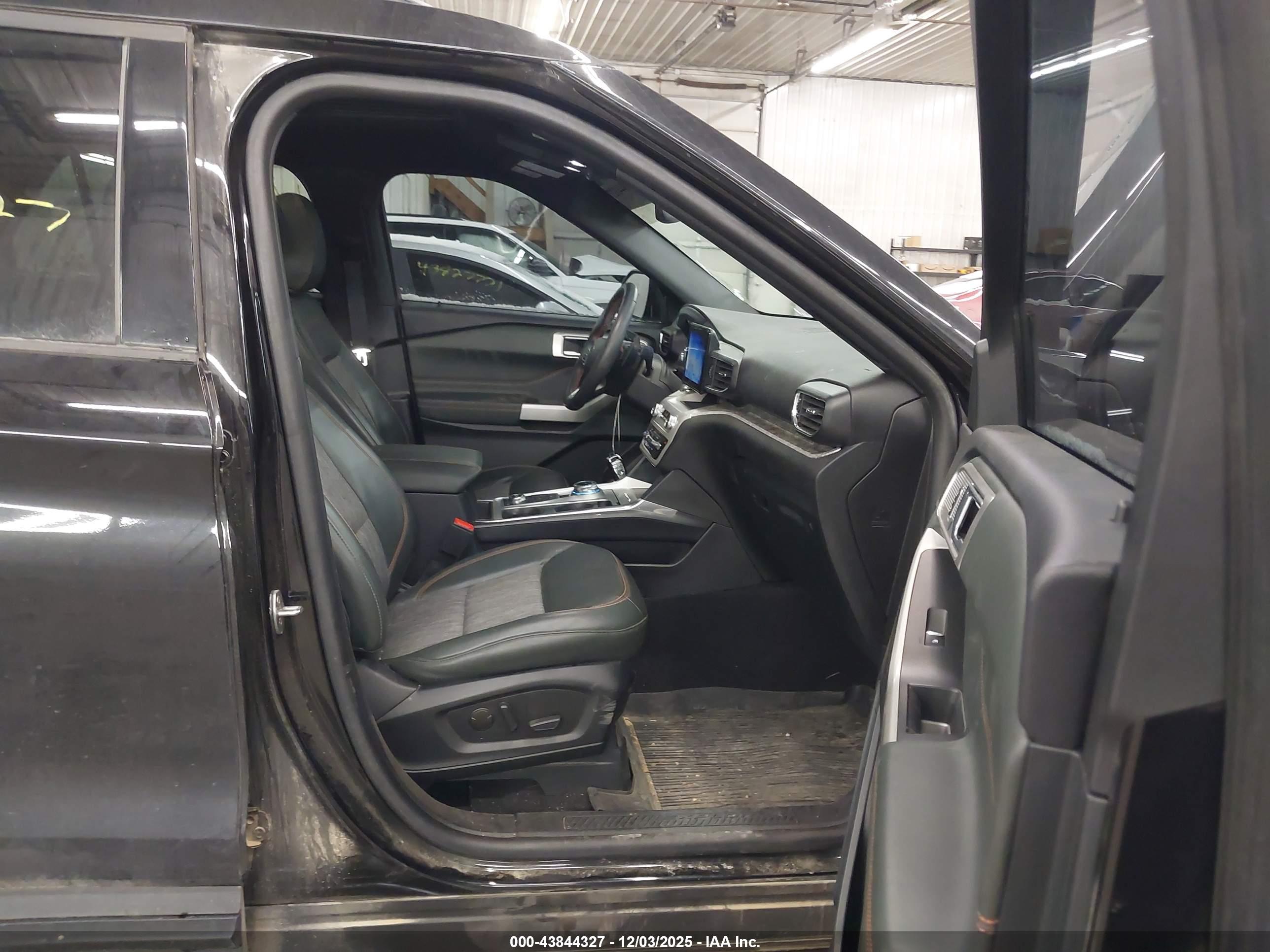 FORD EXPLORER image 5