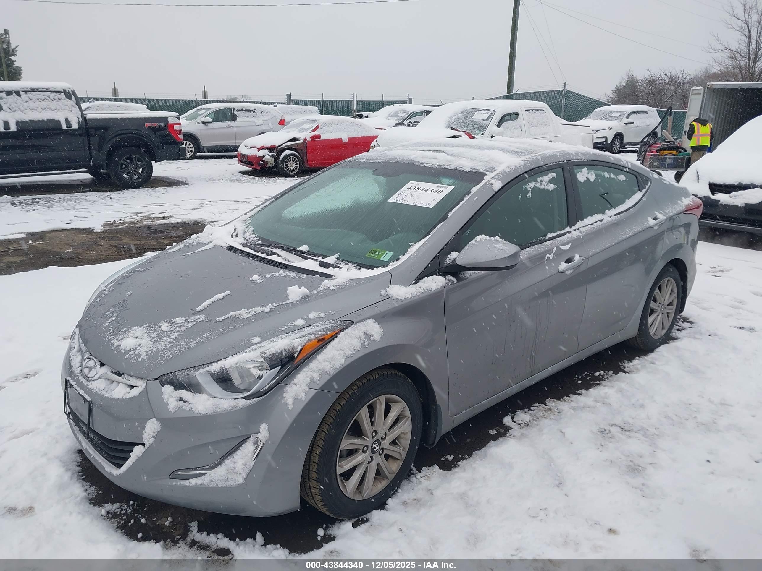 HYUNDAI ELANTRA image 2