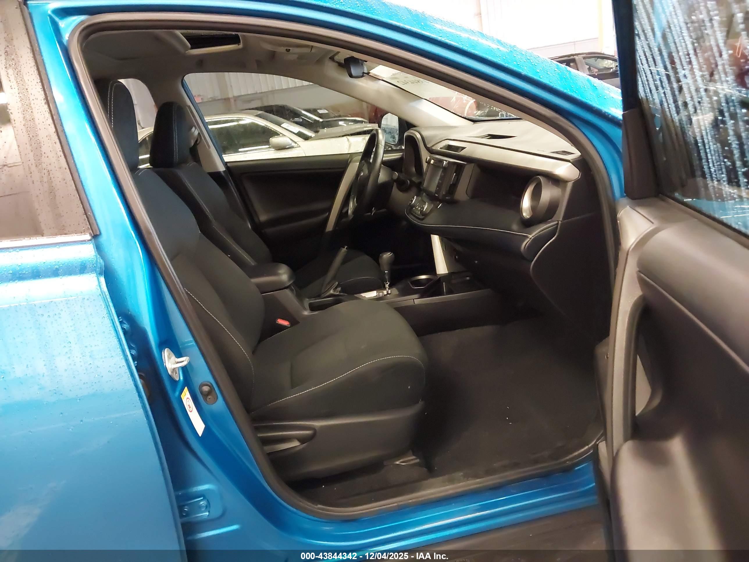 TOYOTA RAV4 image 5
