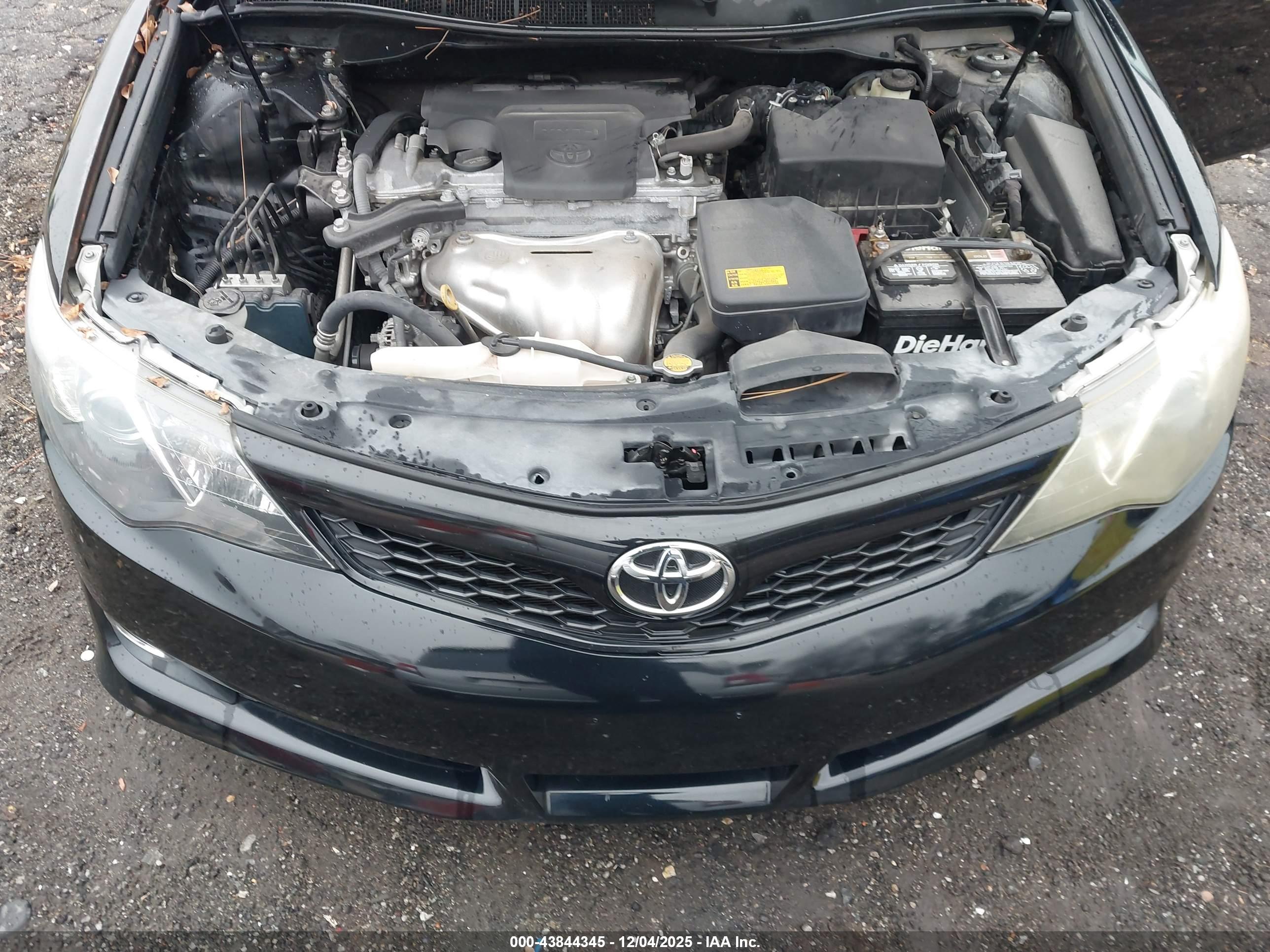 TOYOTA CAMRY image 10