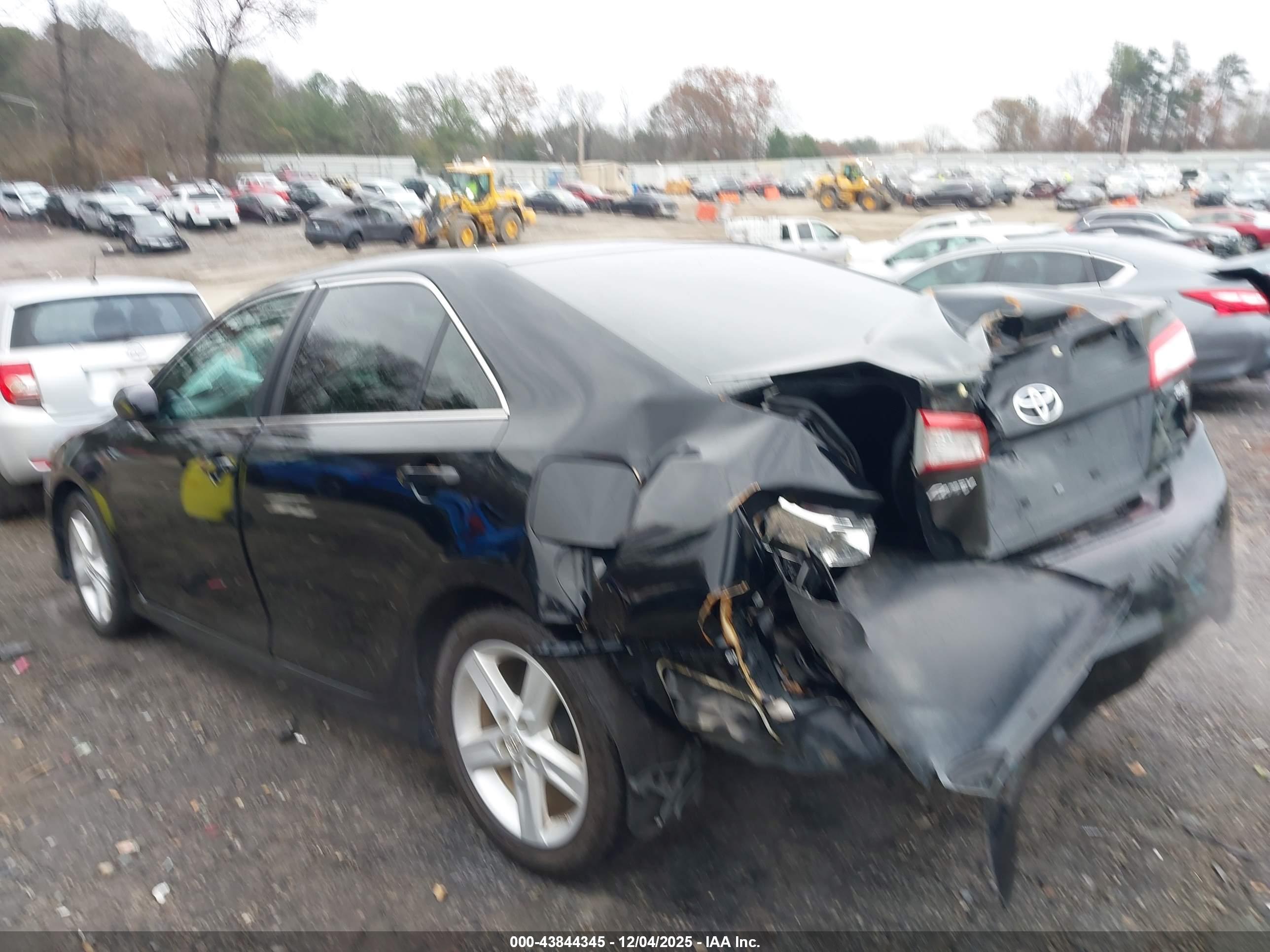 TOYOTA CAMRY image 6