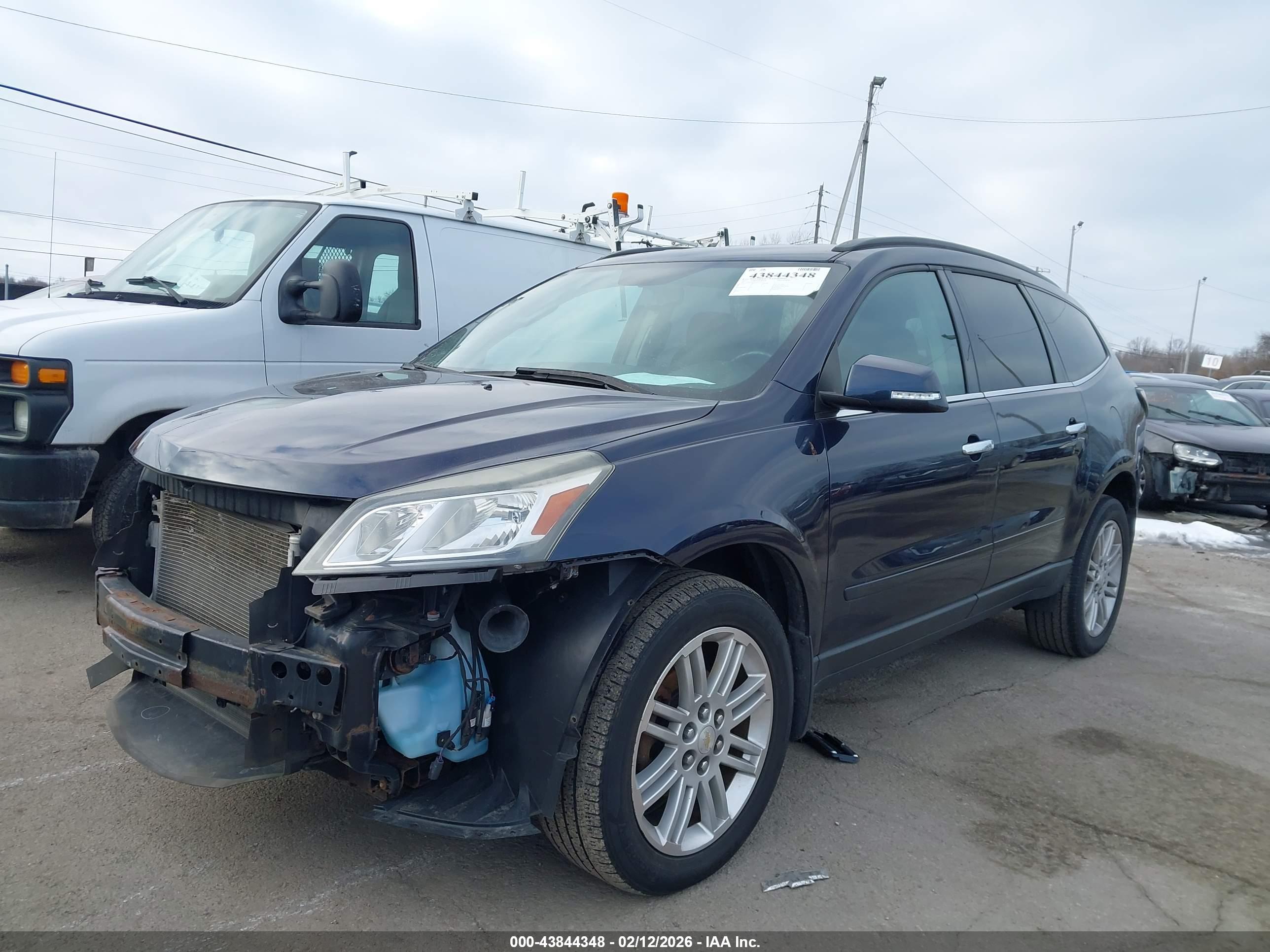 CHEVROLET TRAVERSE image 2