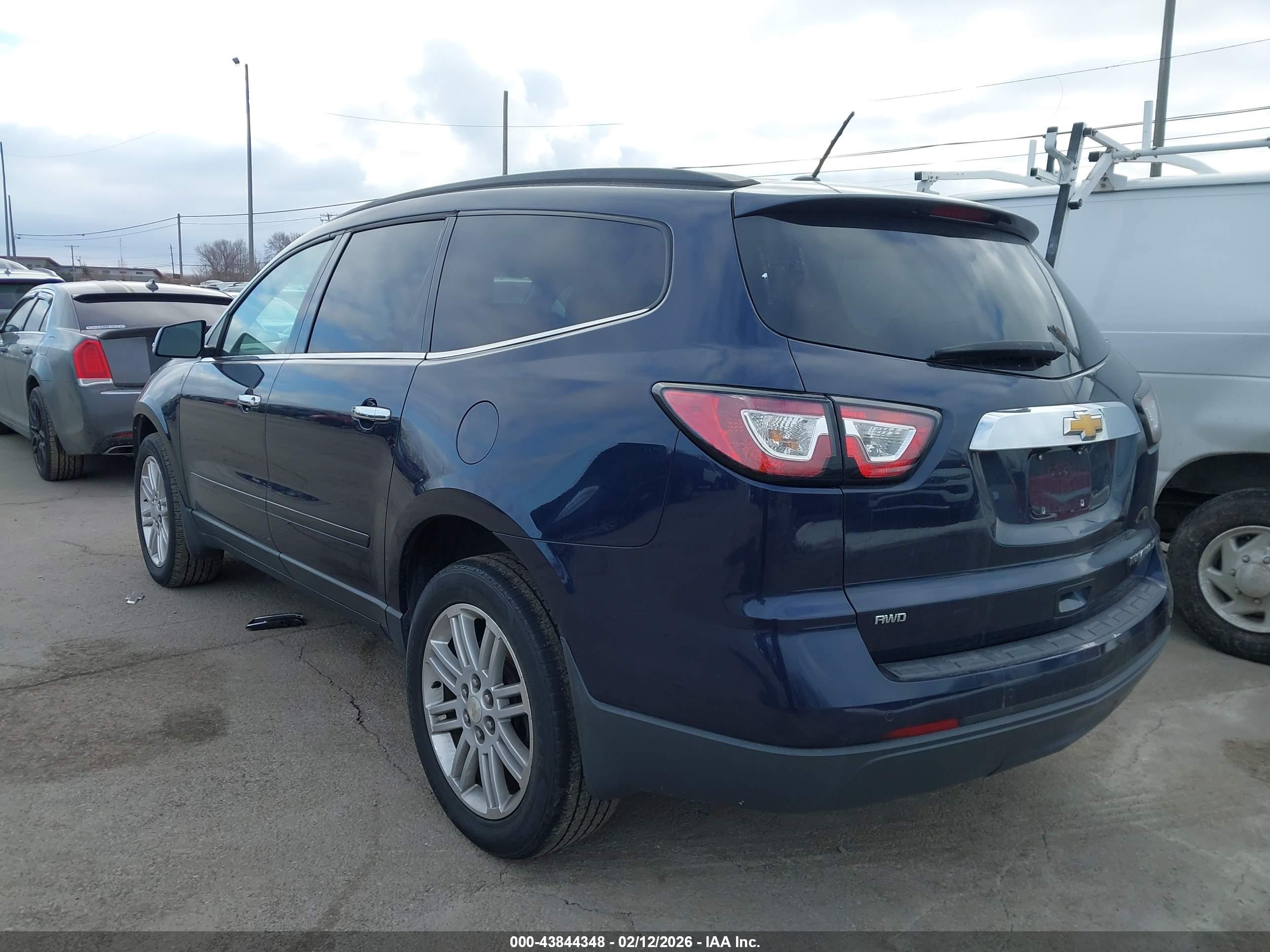 CHEVROLET TRAVERSE image 3