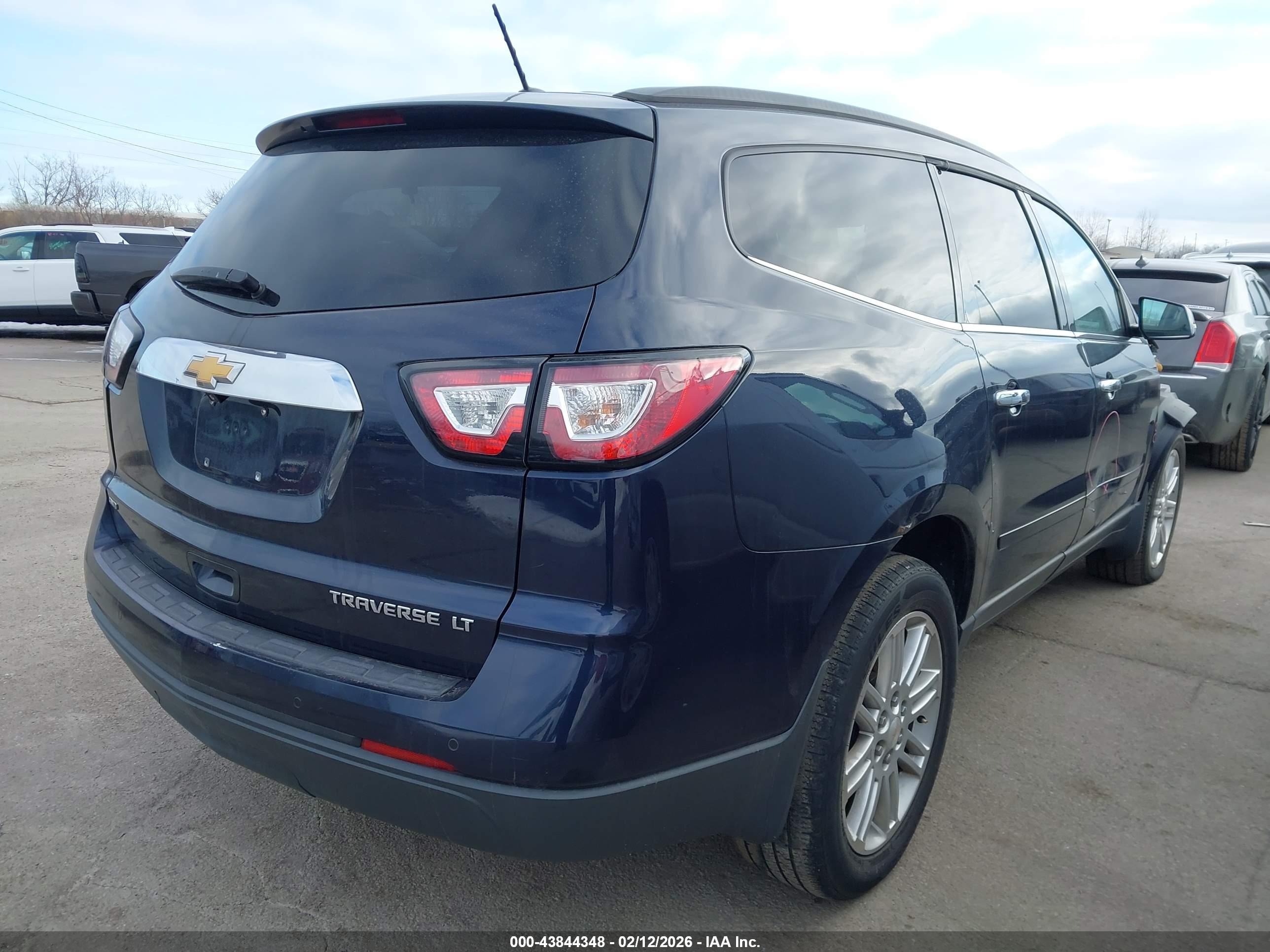 CHEVROLET TRAVERSE image 4