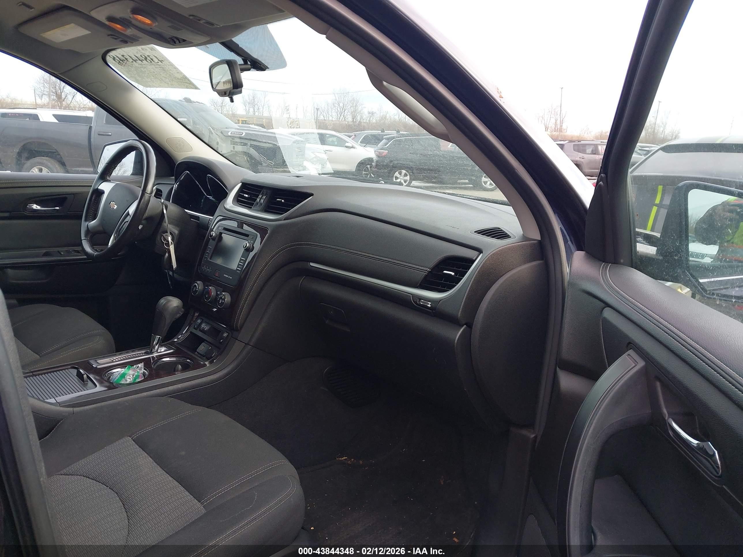 CHEVROLET TRAVERSE image 5