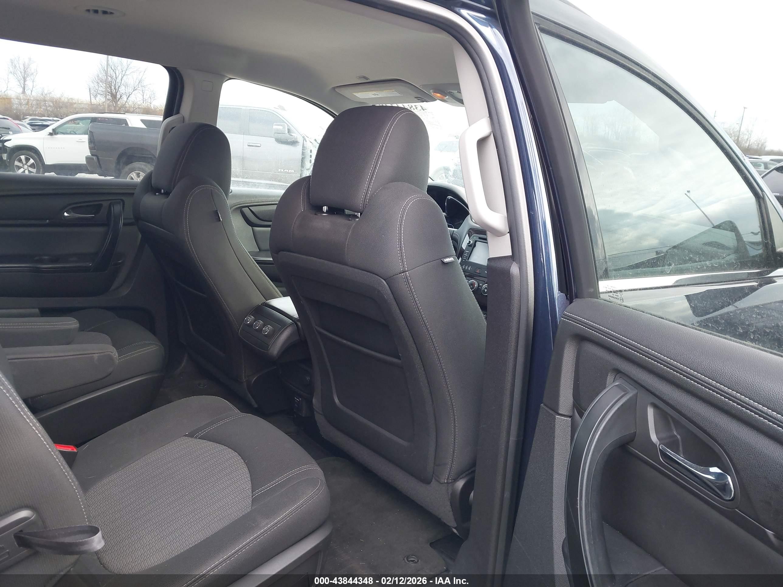 CHEVROLET TRAVERSE image 8