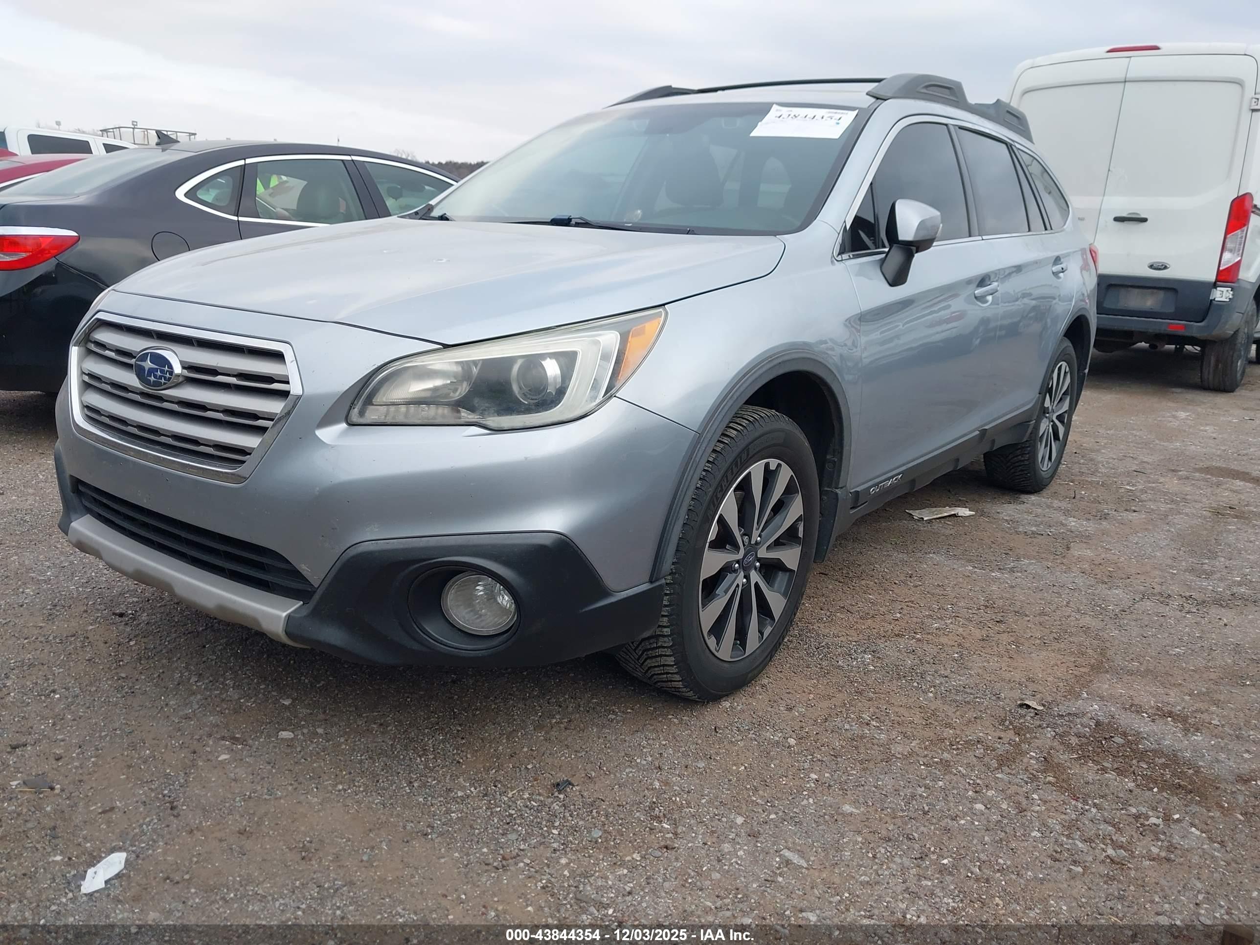 SUBARU OUTBACK image 2