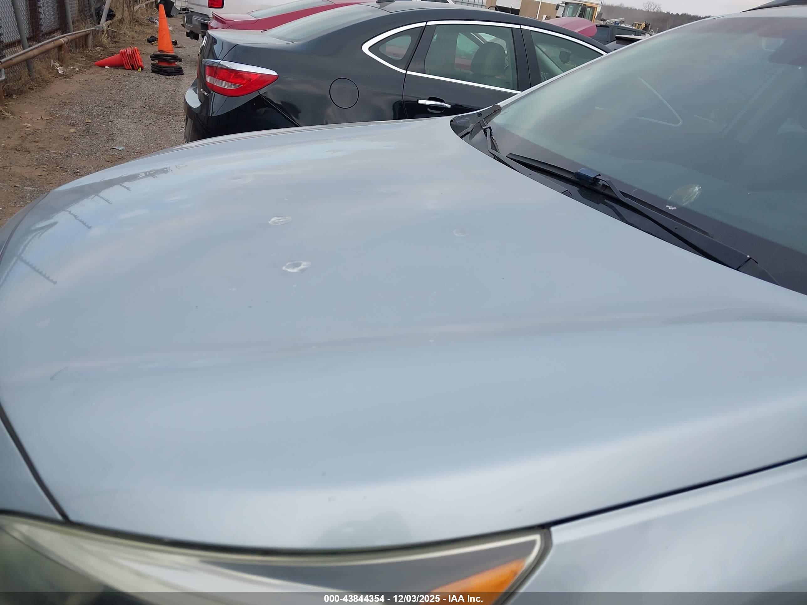 SUBARU OUTBACK image 6