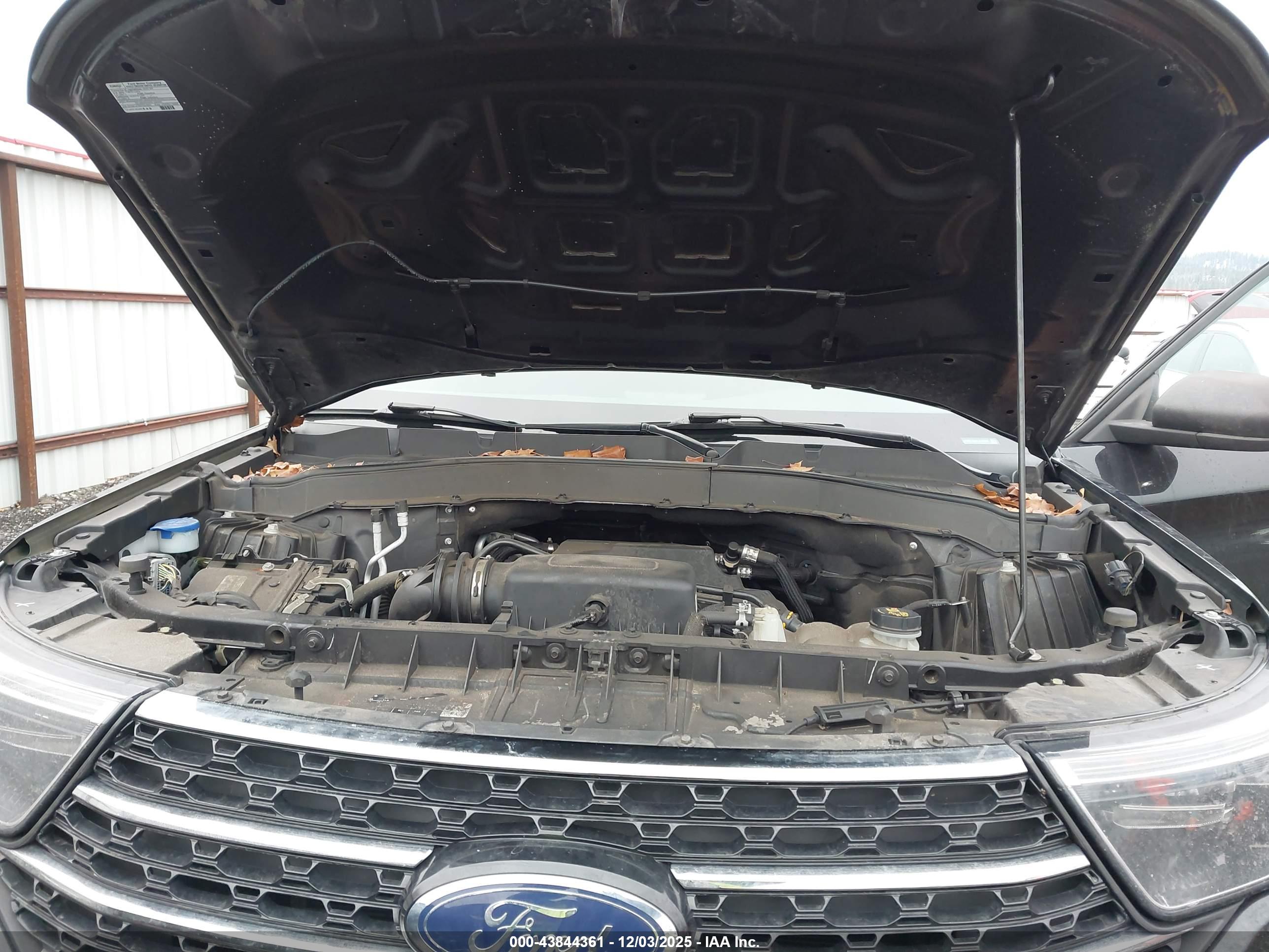 FORD EXPLORER image 10