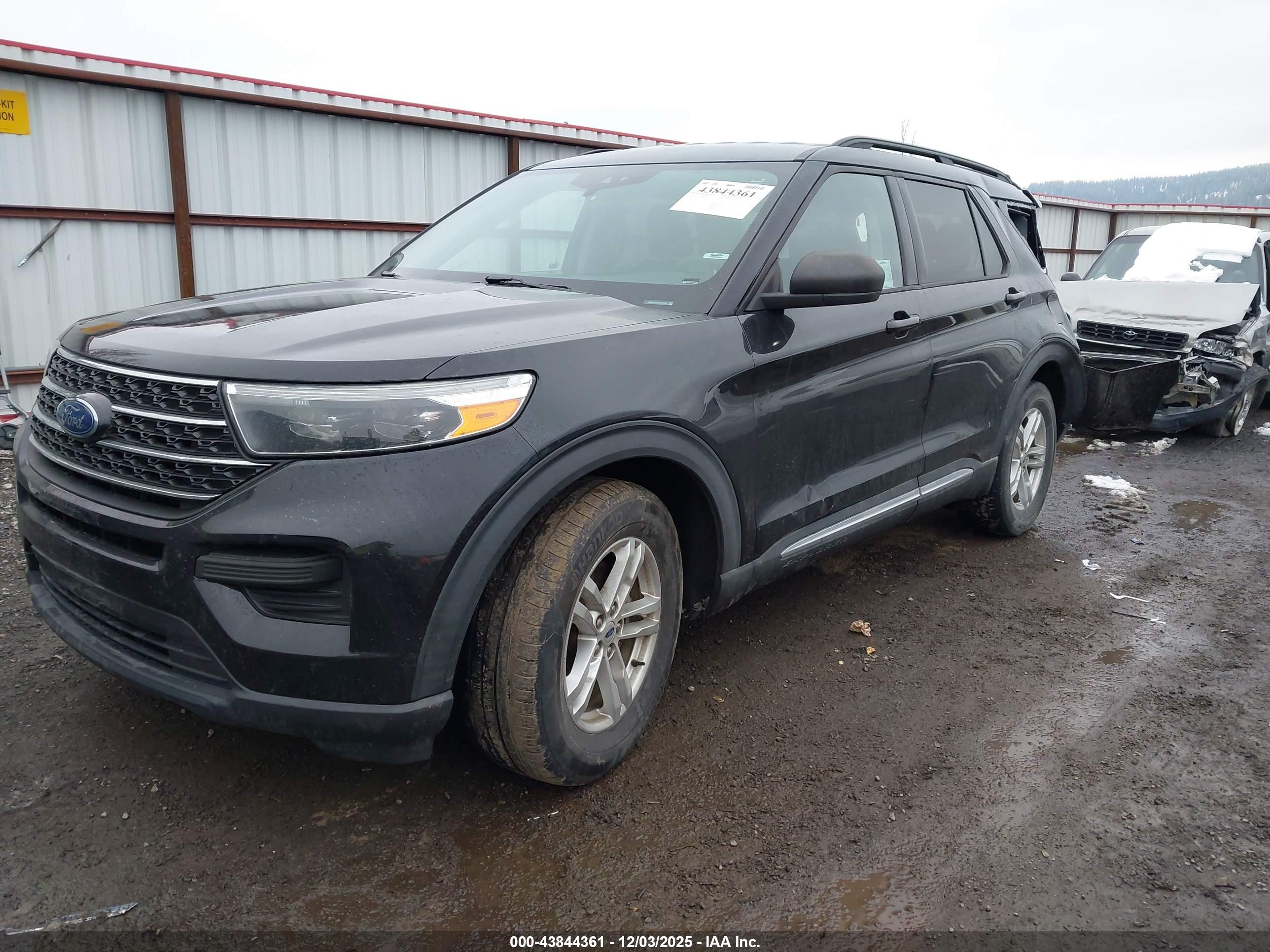 FORD EXPLORER image 2