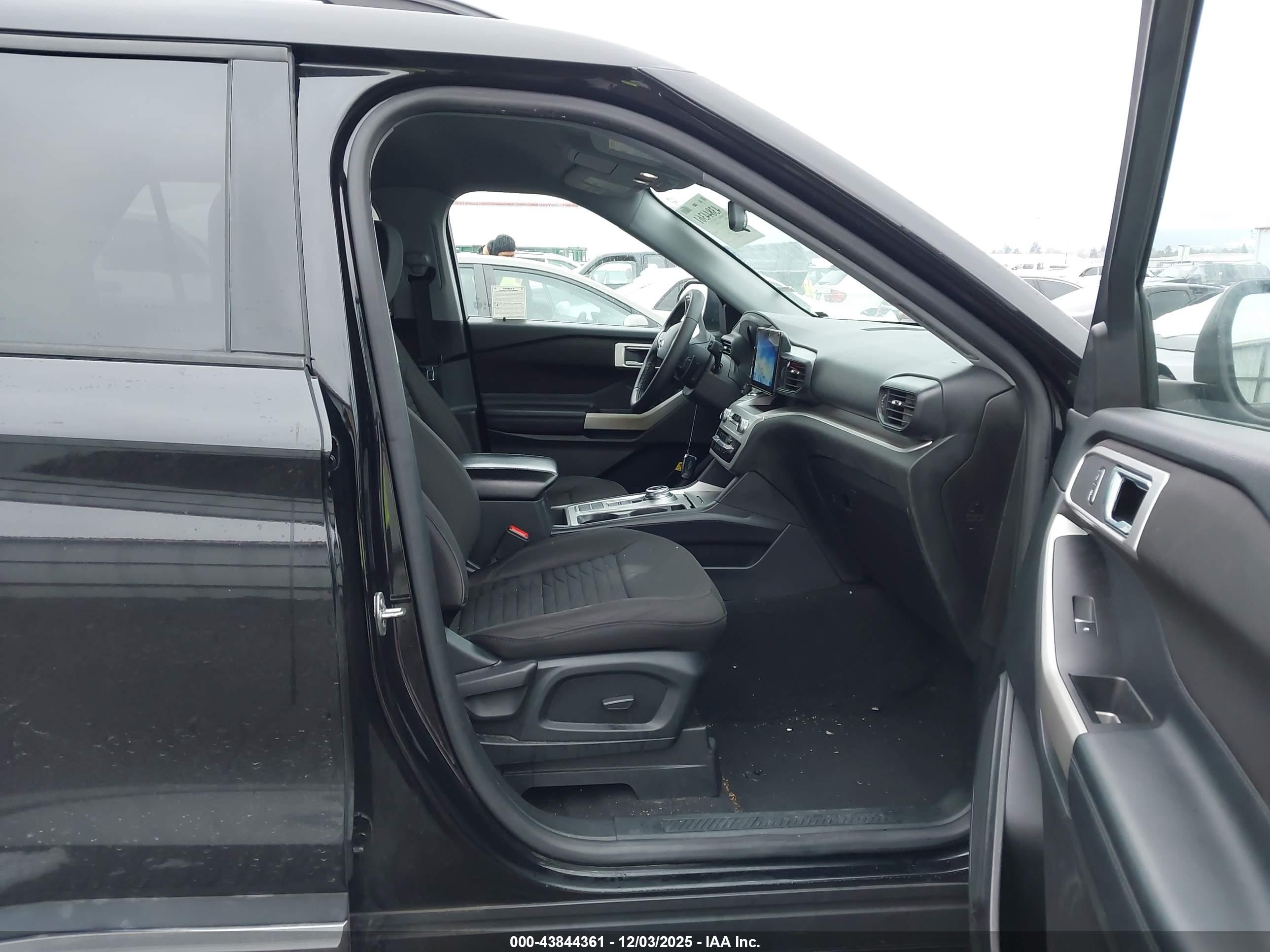 FORD EXPLORER image 5