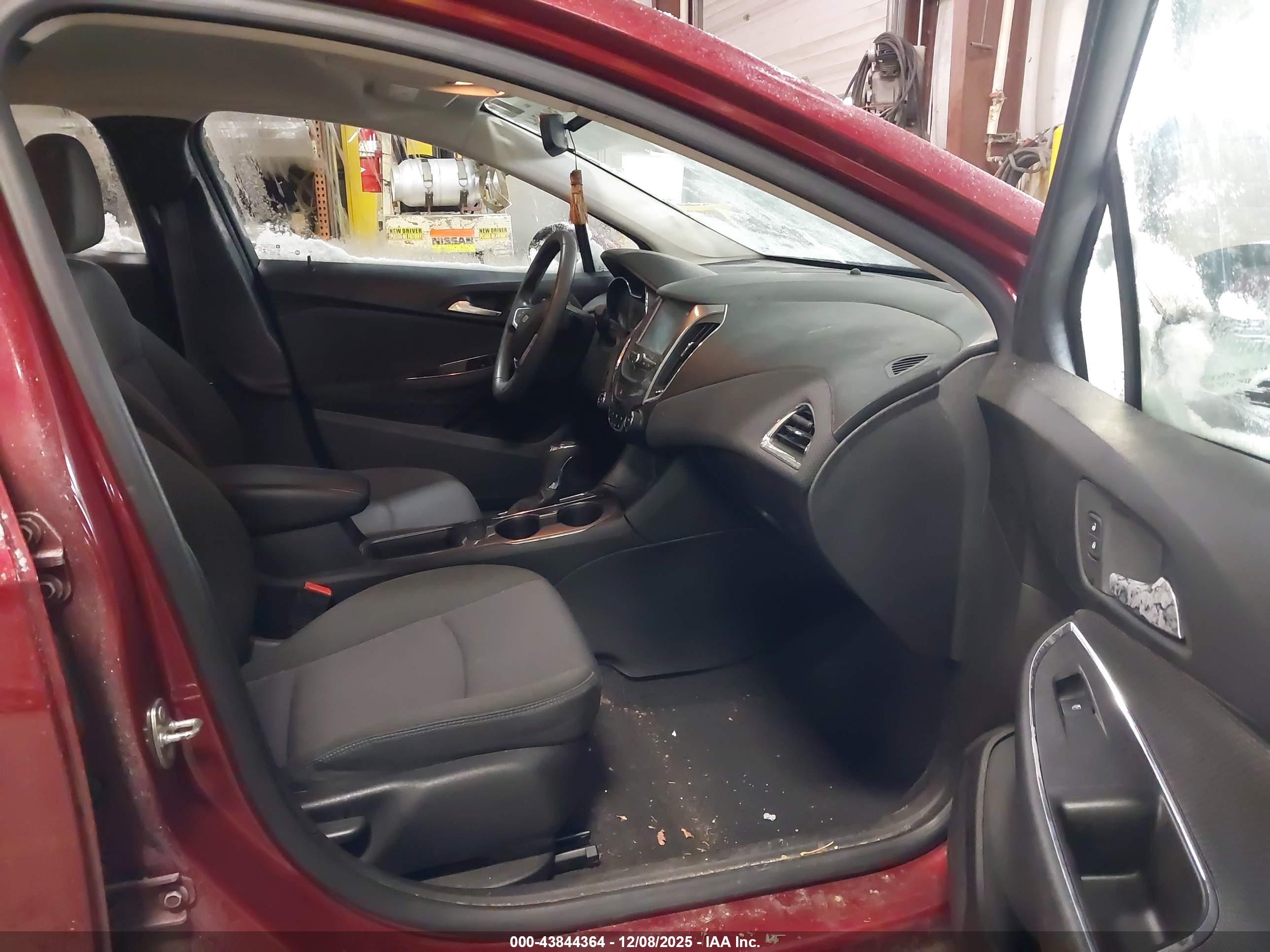 CHEVROLET CRUZE image 5
