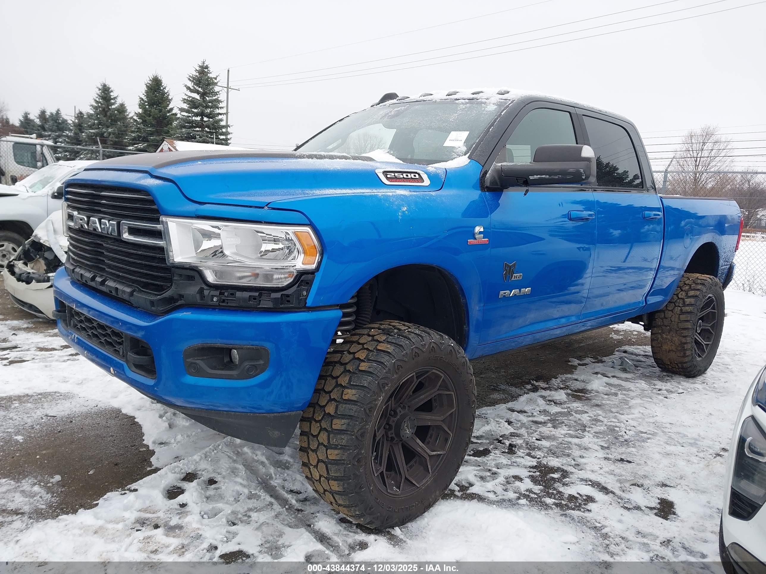 RAM 2500 image 2