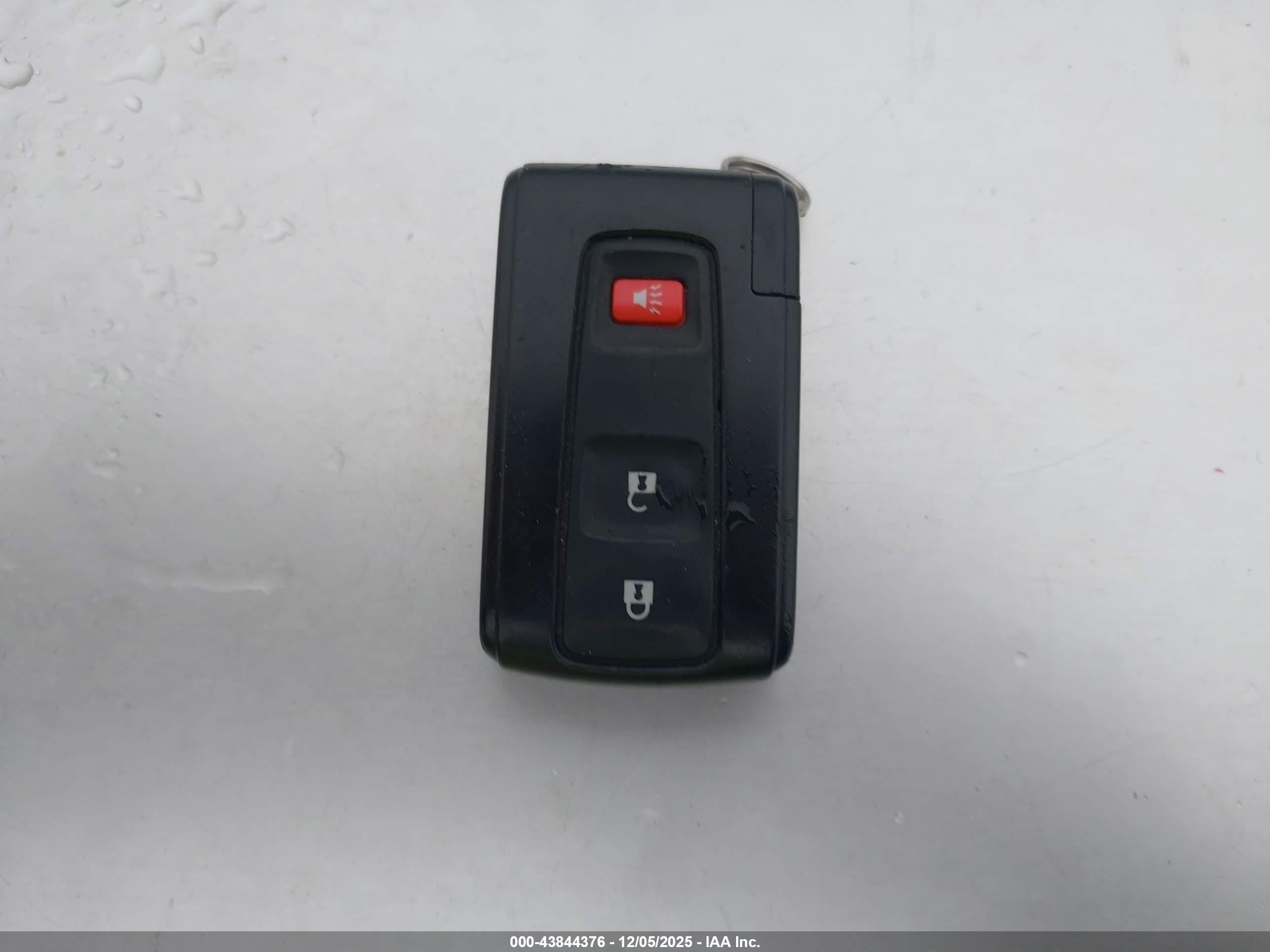 TOYOTA PRIUS image 11