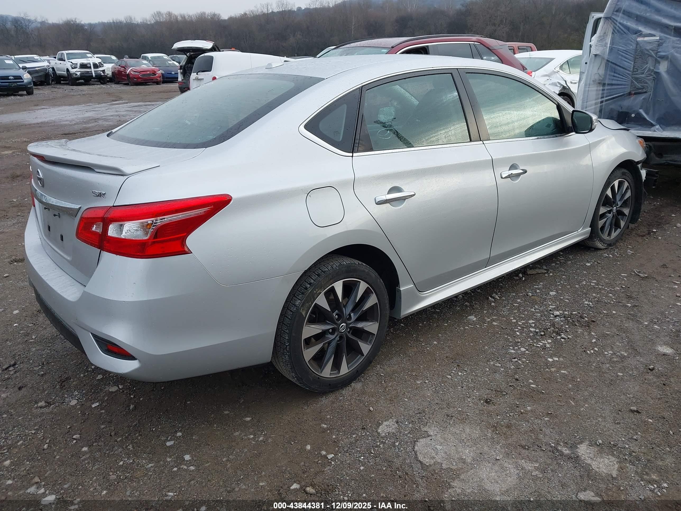 NISSAN SENTRA image 4