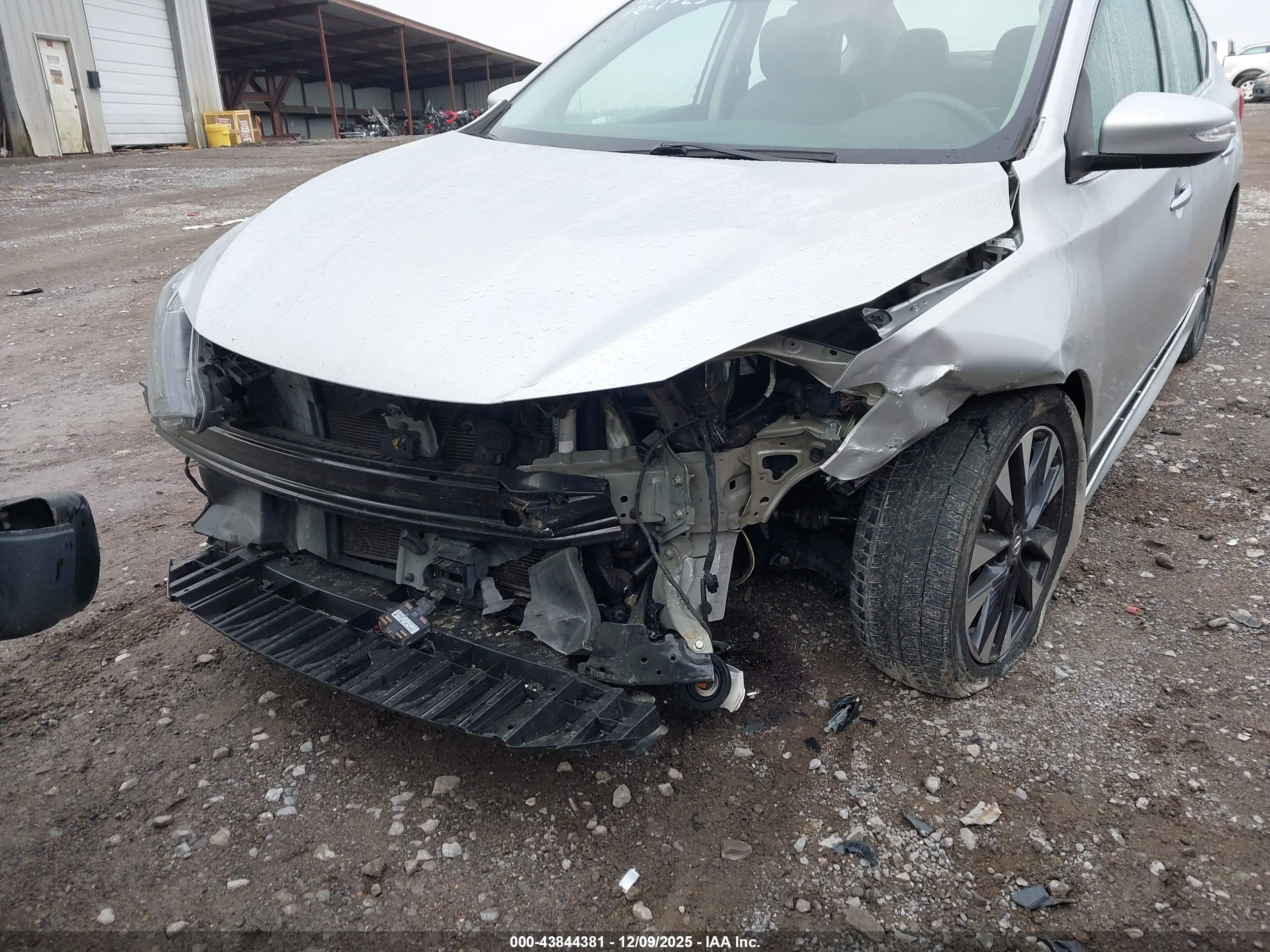 NISSAN SENTRA image 6