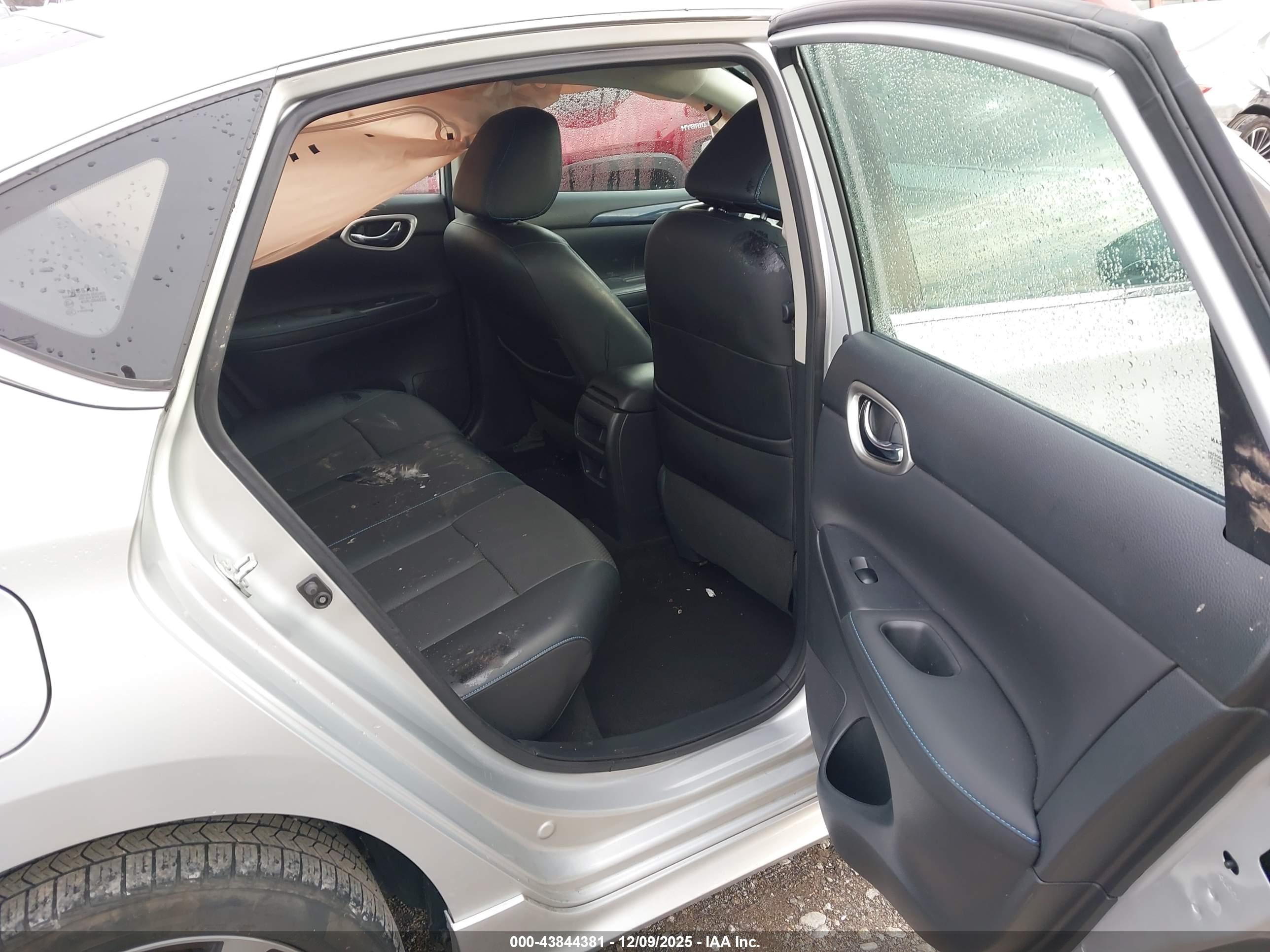 NISSAN SENTRA image 8
