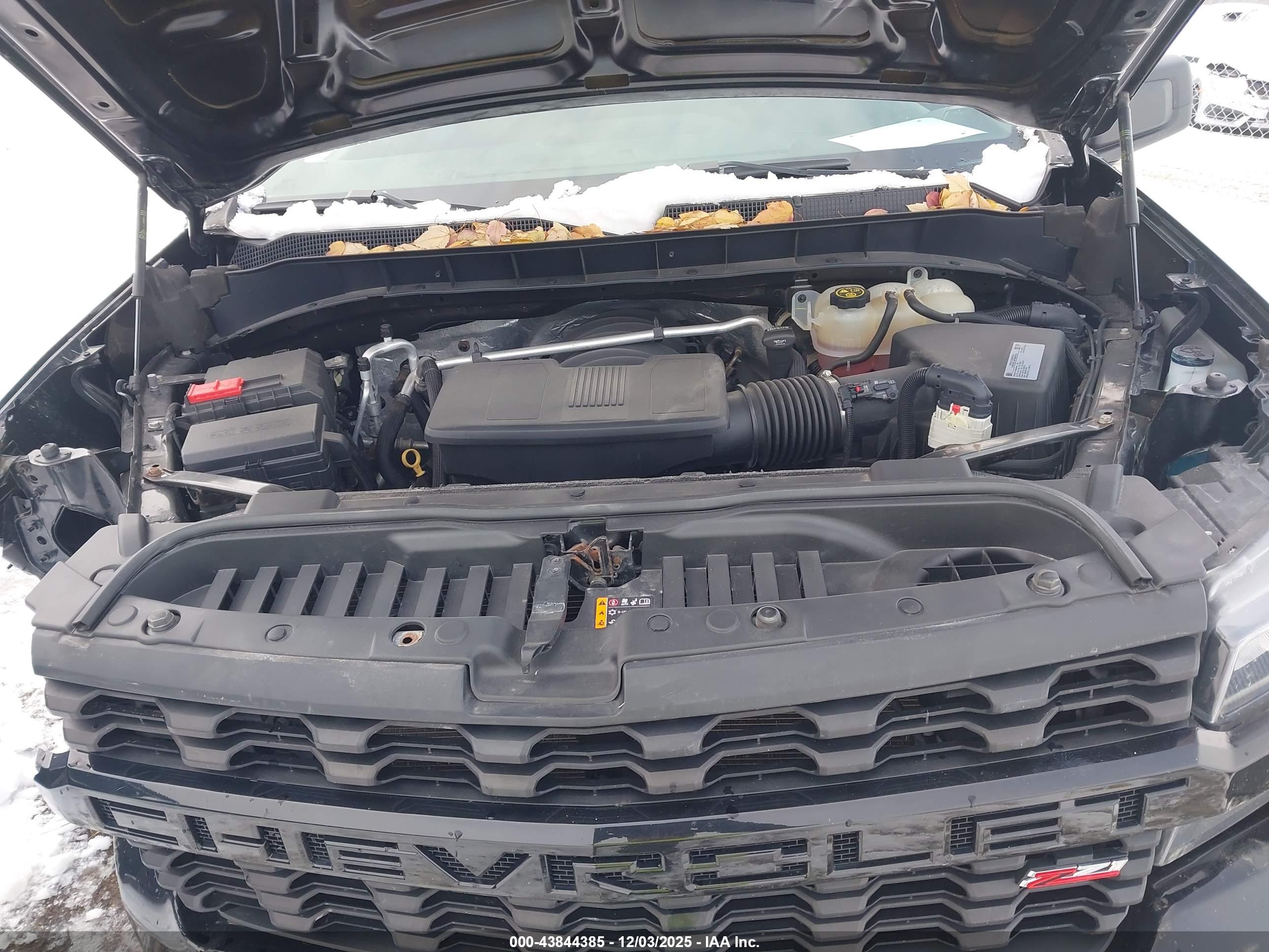 CHEVROLET SILVERADO image 10