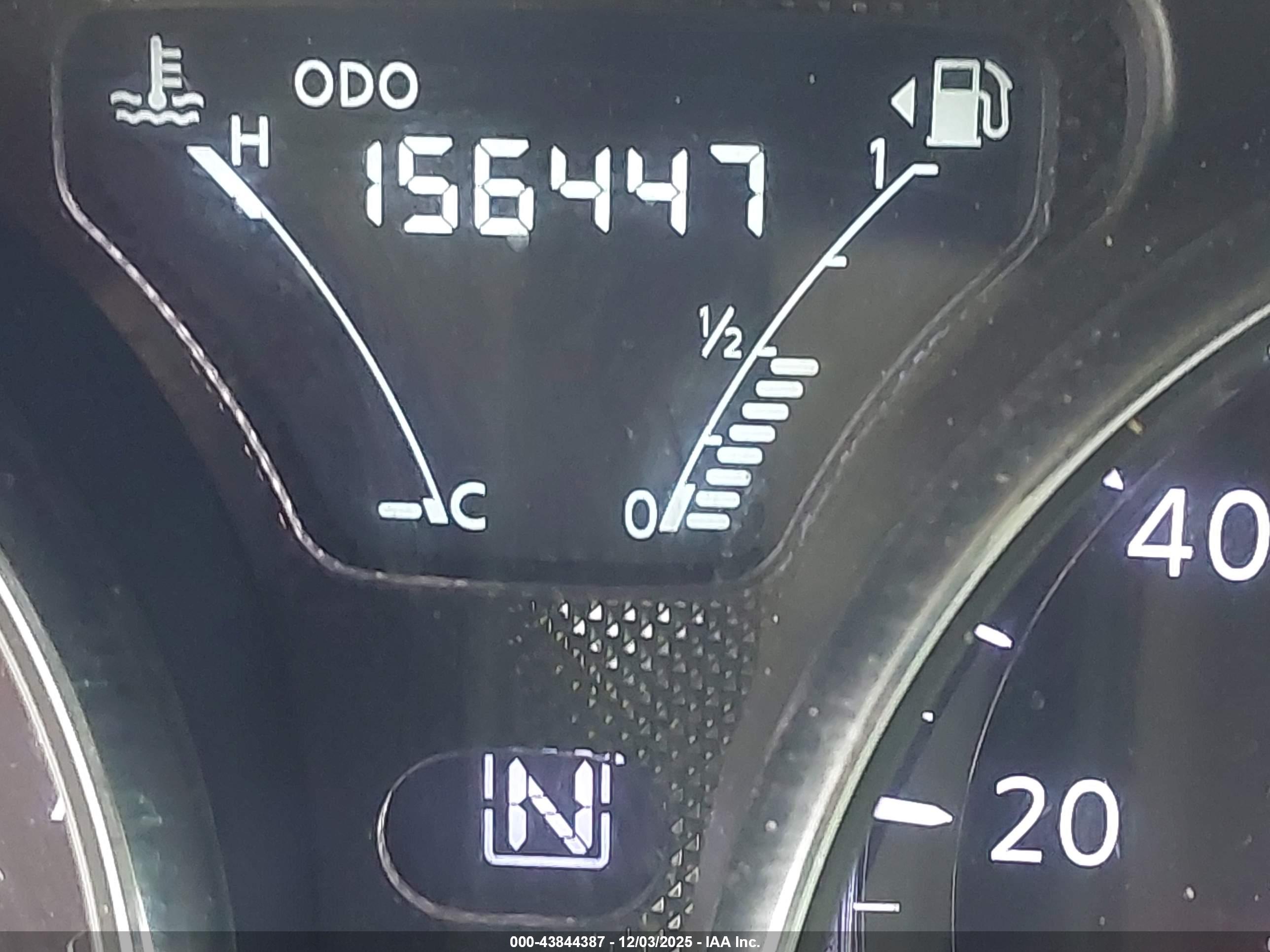 NISSAN VERSA image 7
