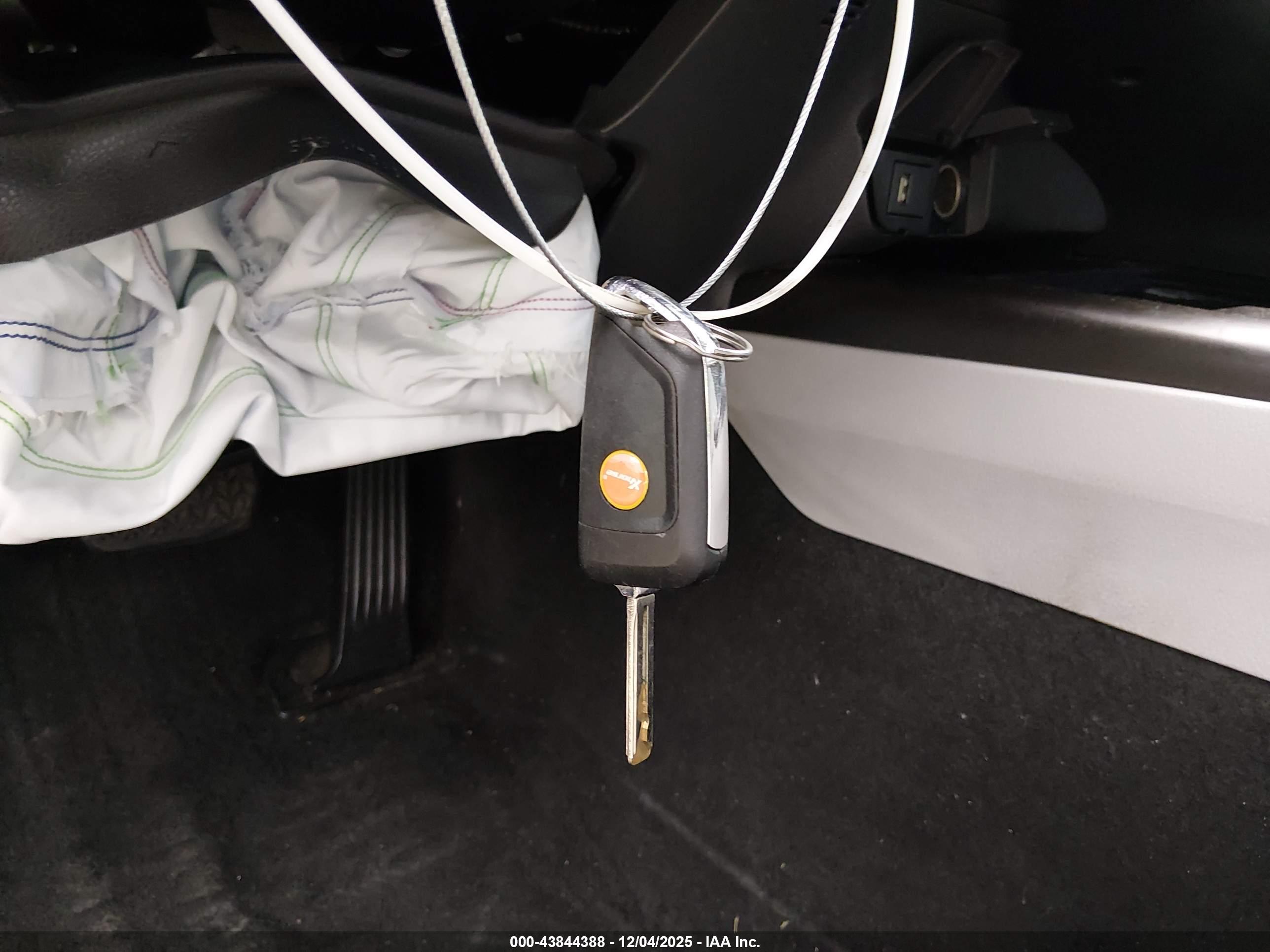 TOYOTA CAMRY image 11