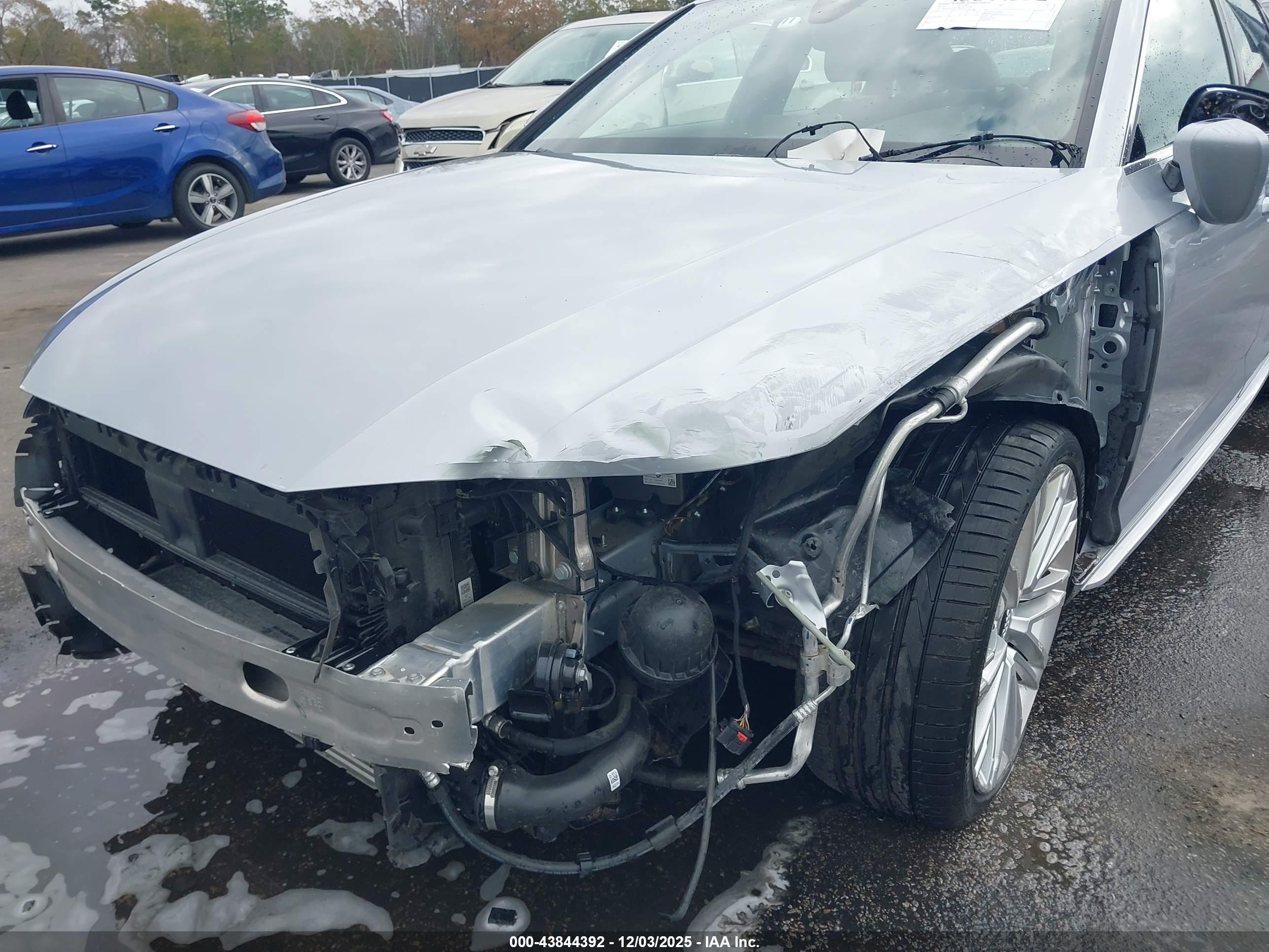 AUDI A4 image 6