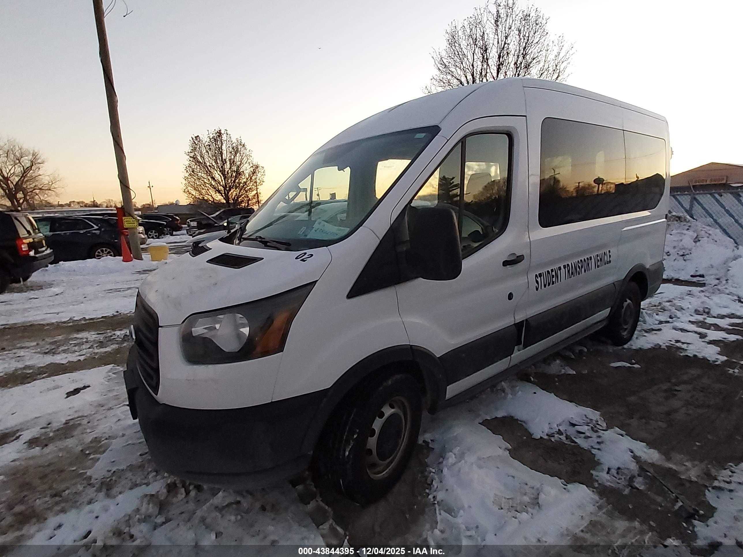 FORD TRANSIT-150 image 2