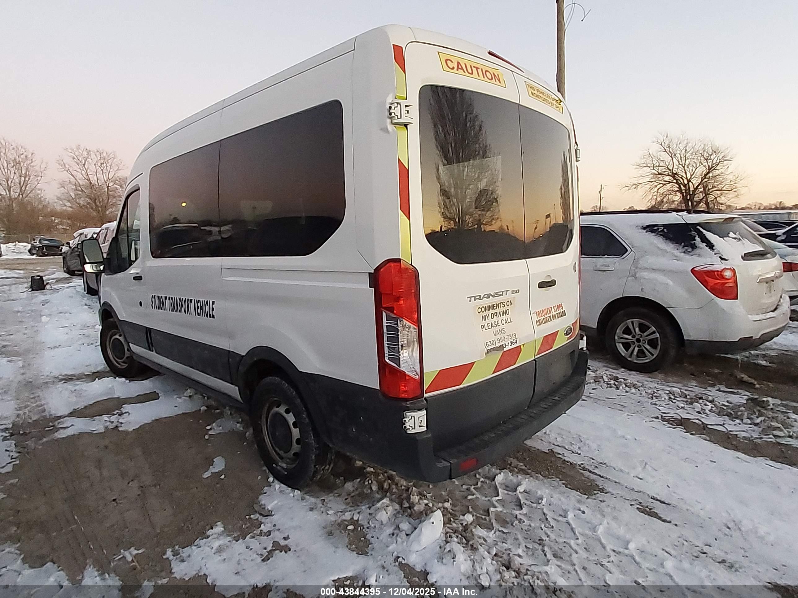 FORD TRANSIT-150 image 3