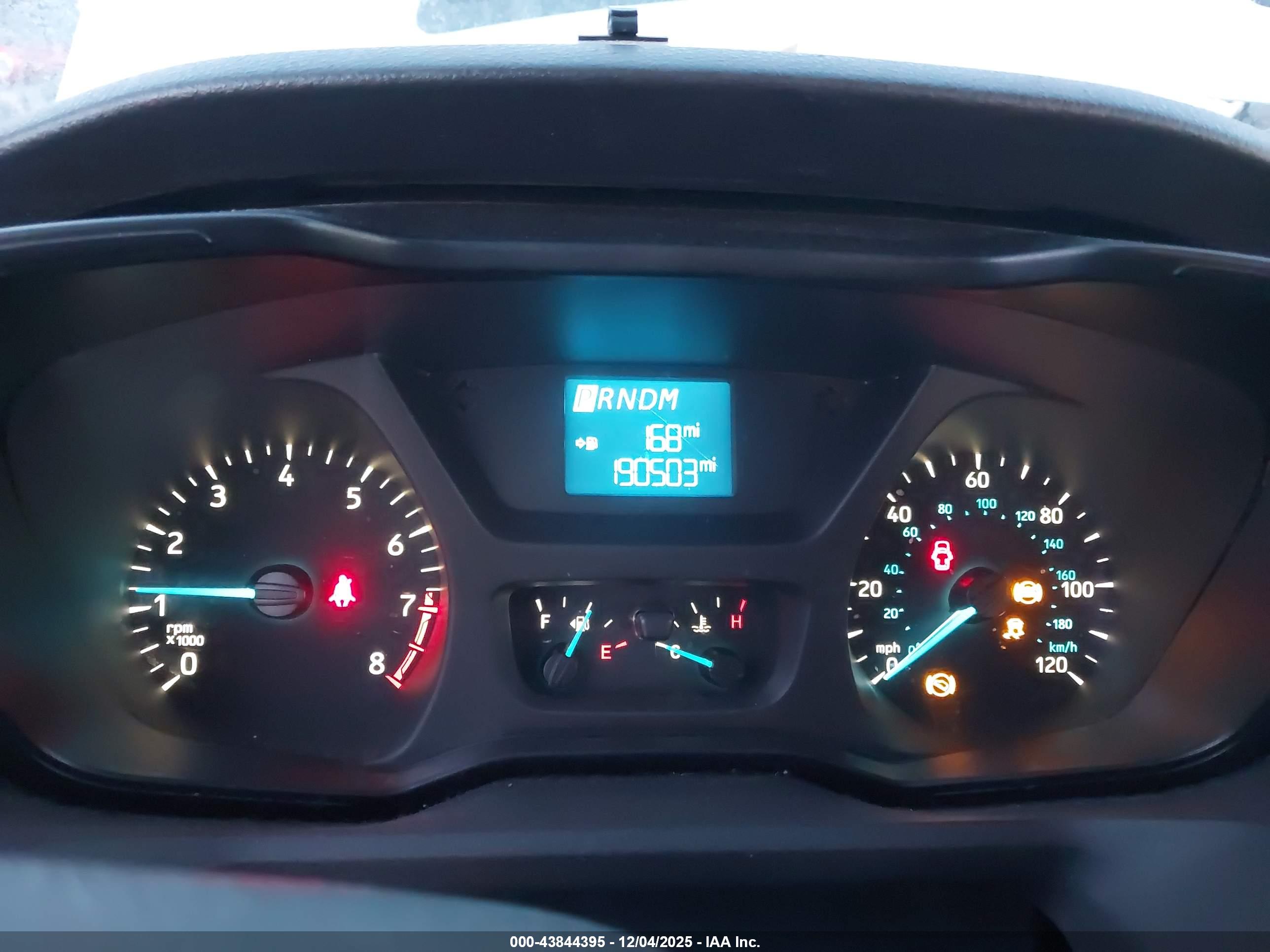 FORD TRANSIT-150 image 7