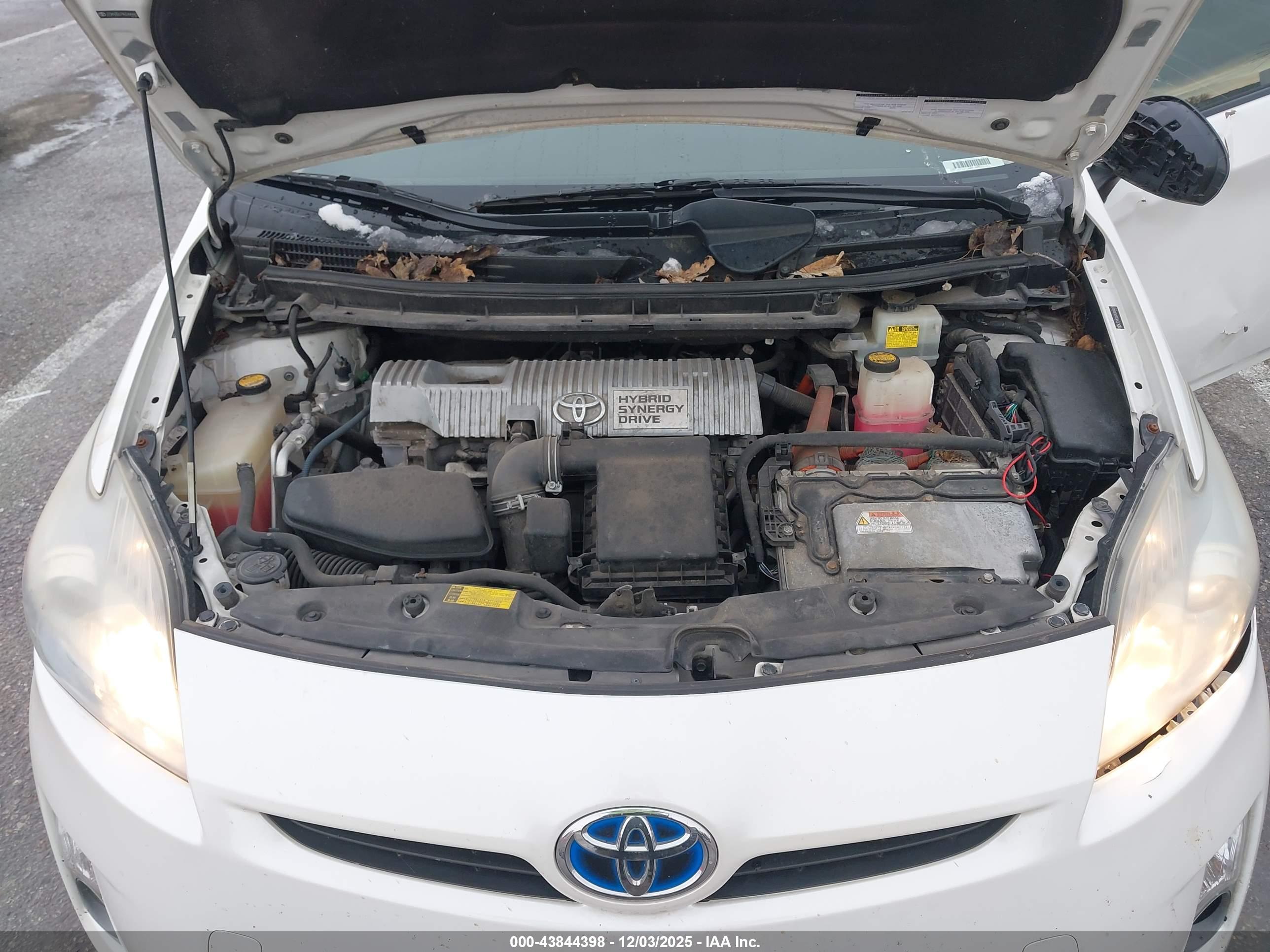 TOYOTA PRIUS image 10