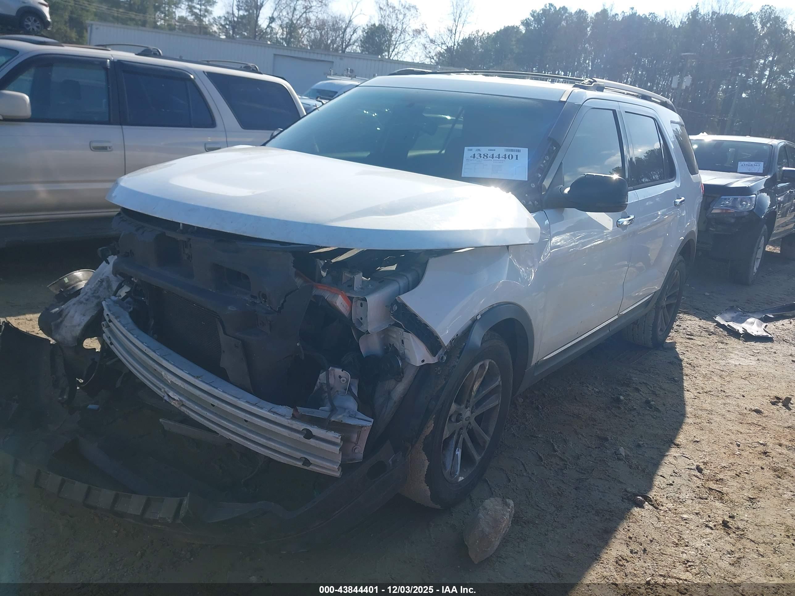 FORD EXPLORER image 2