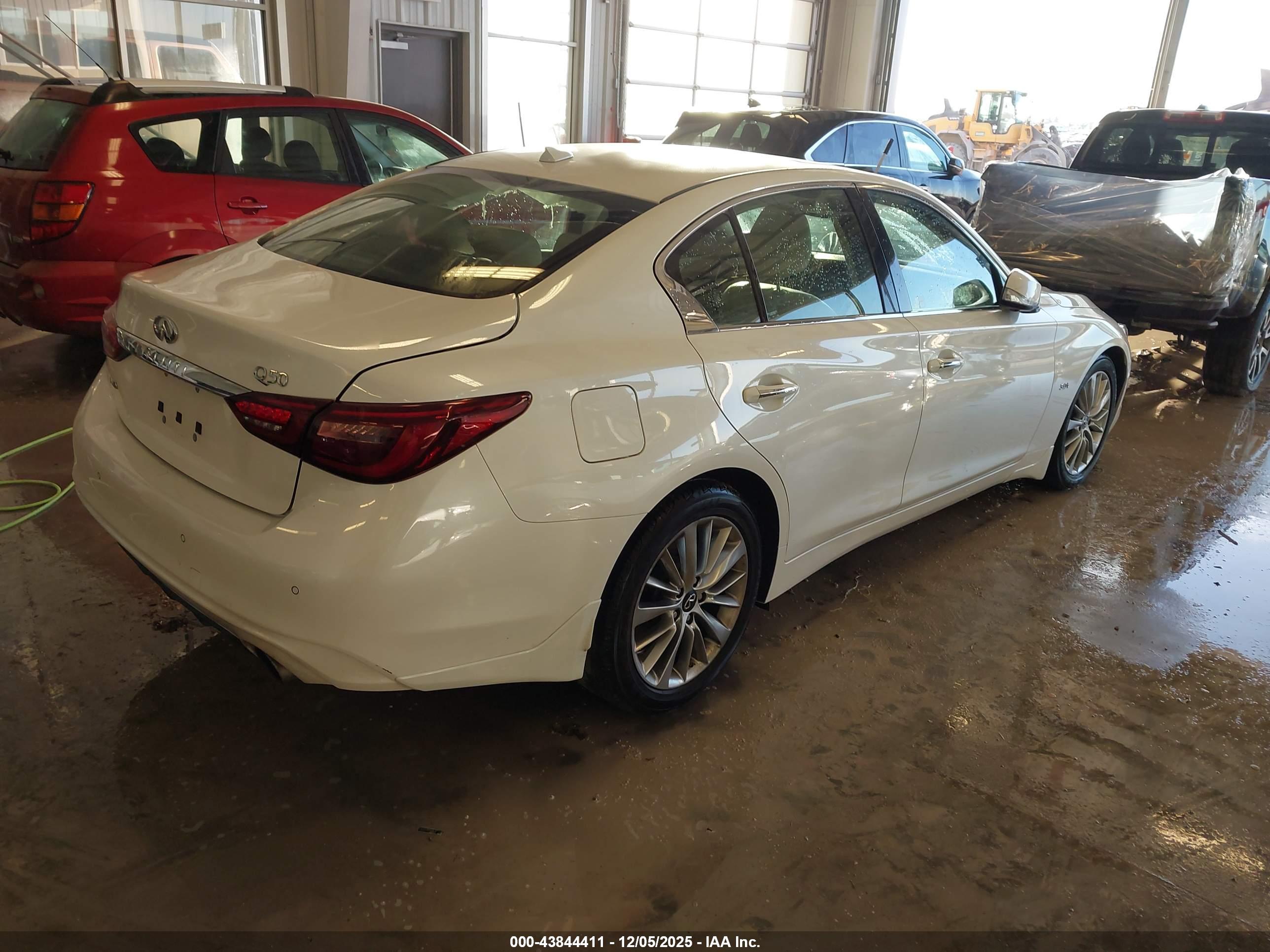 INFINITI Q50 image 4