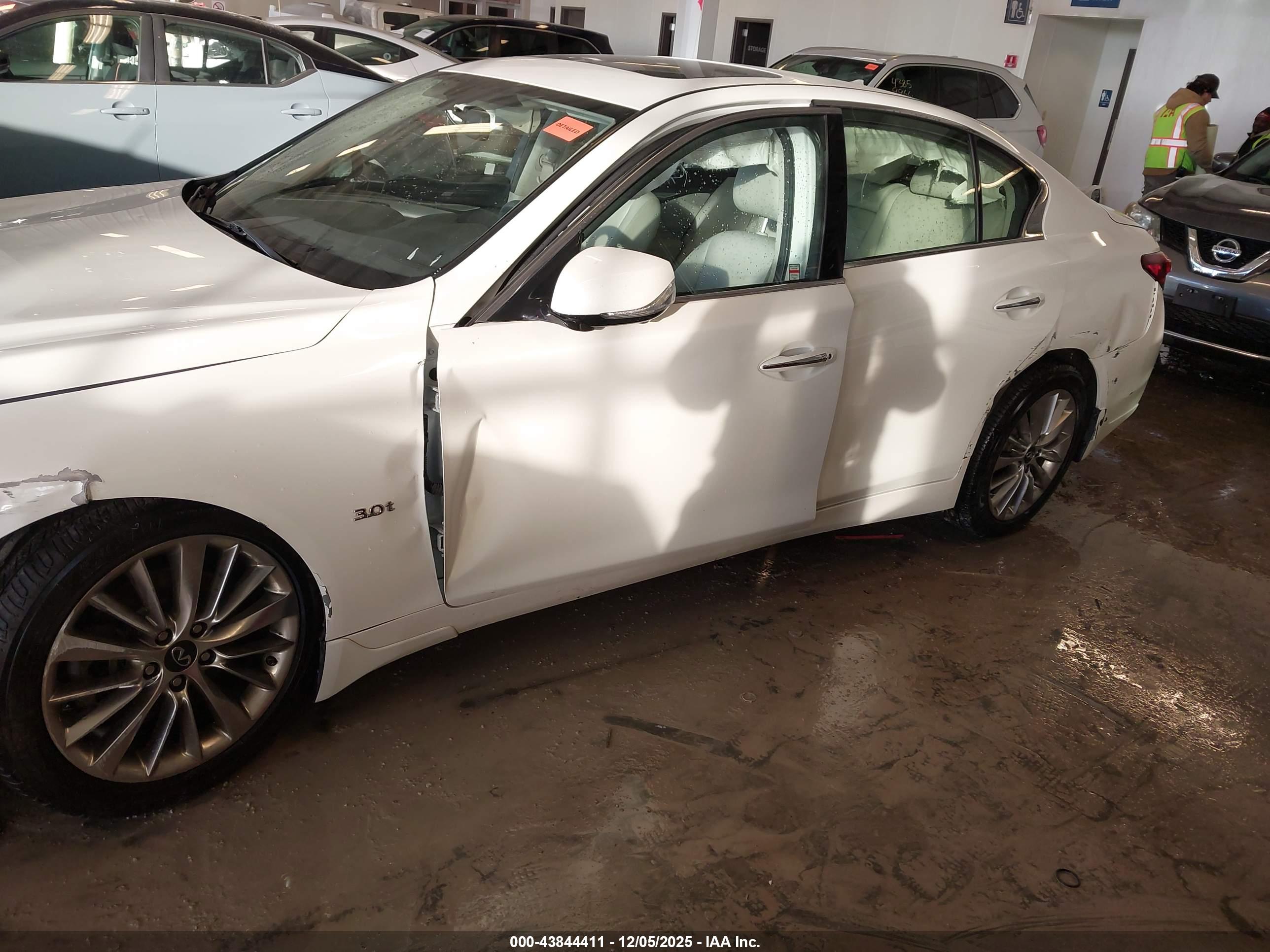INFINITI Q50 image 6
