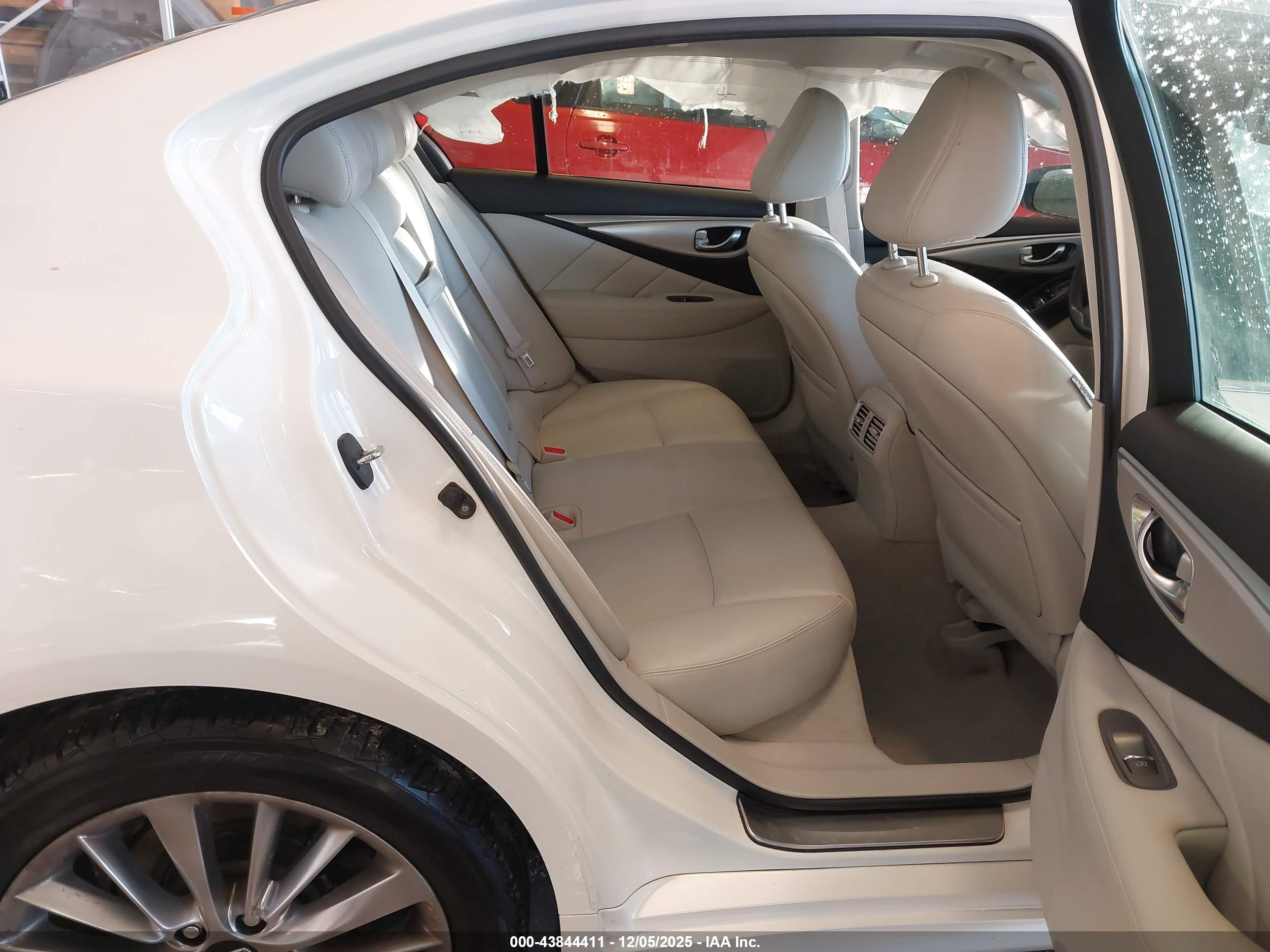 INFINITI Q50 image 8