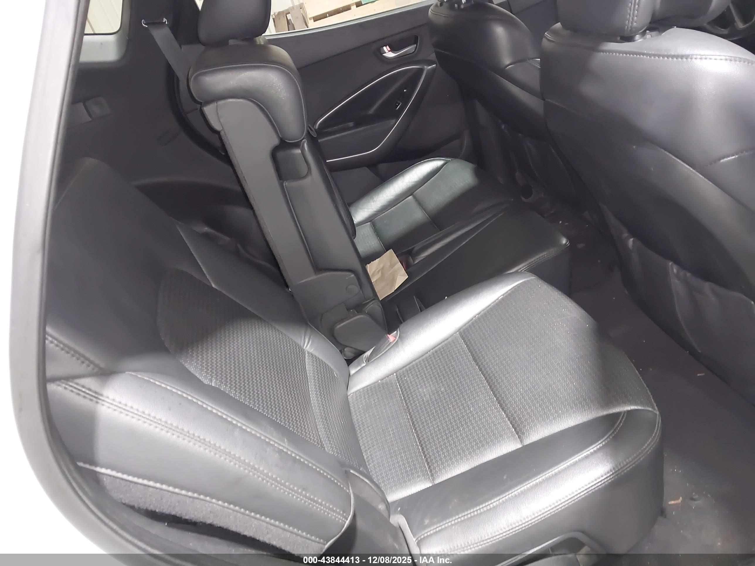 HYUNDAI SANTA image 8