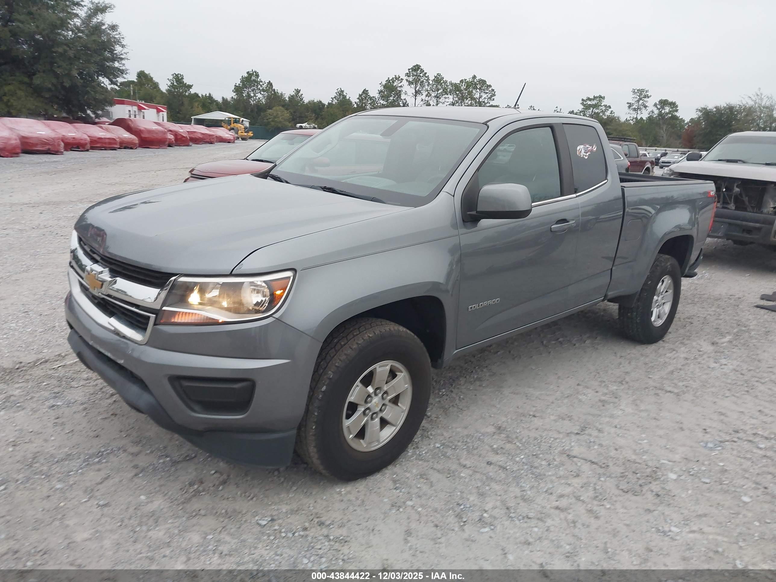 CHEVROLET COLORADO image 2