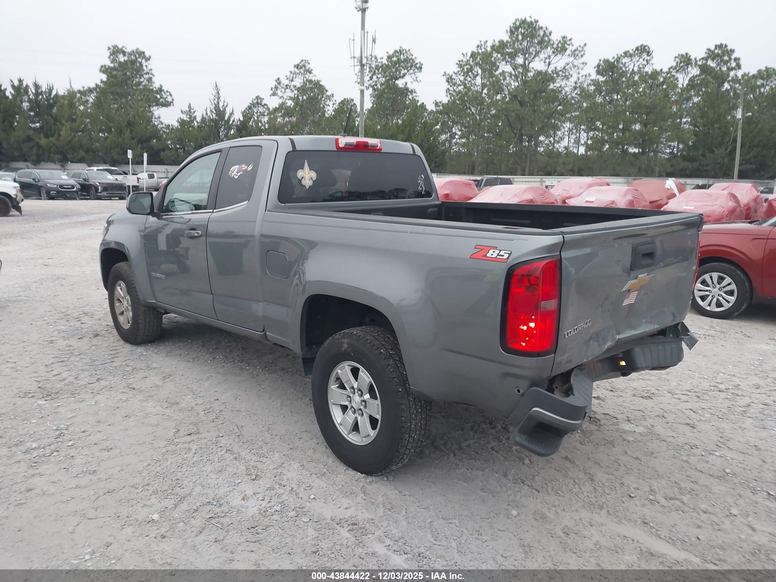 CHEVROLET COLORADO image 3
