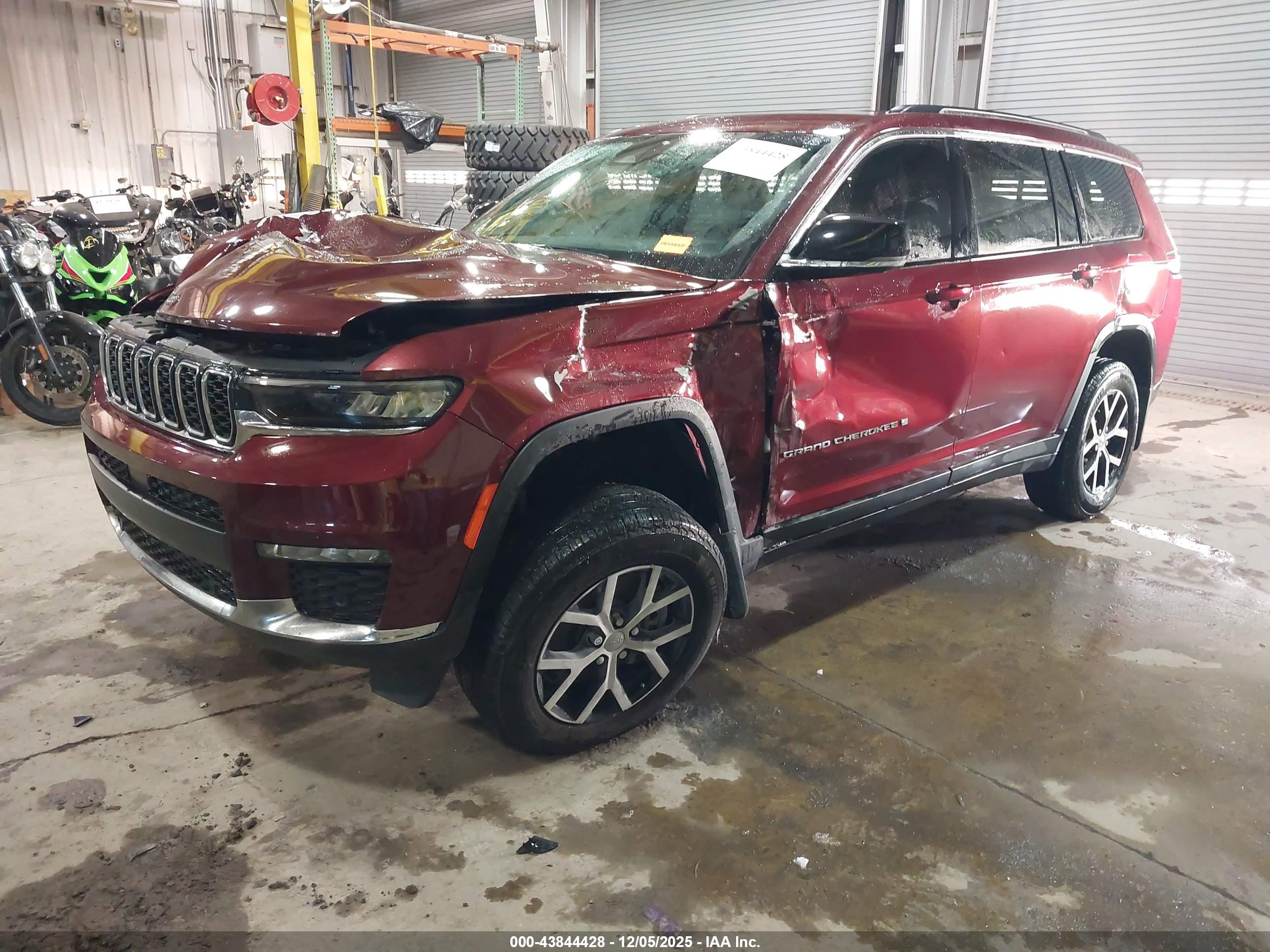 JEEP GRAND image 2