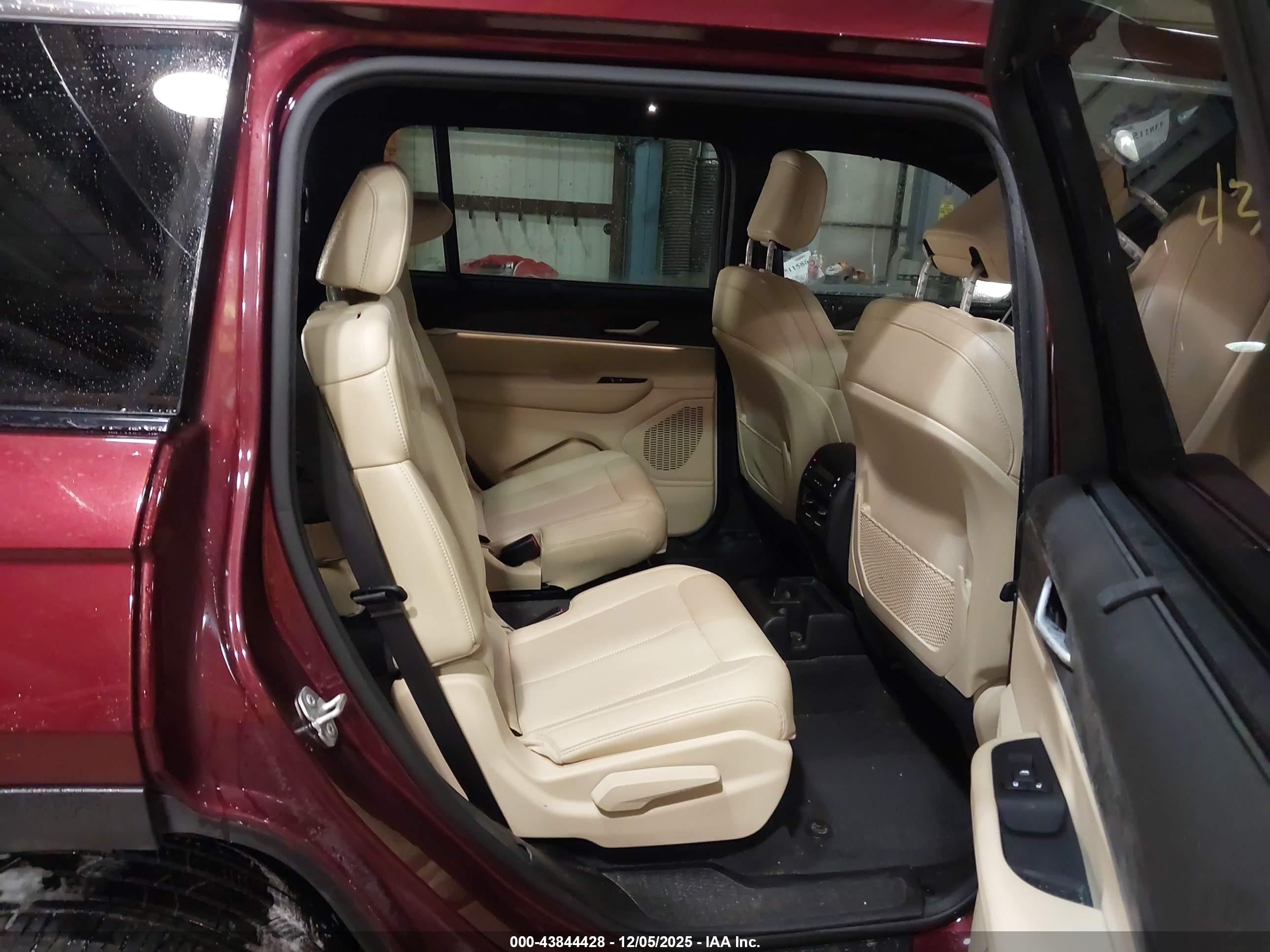 JEEP GRAND image 8