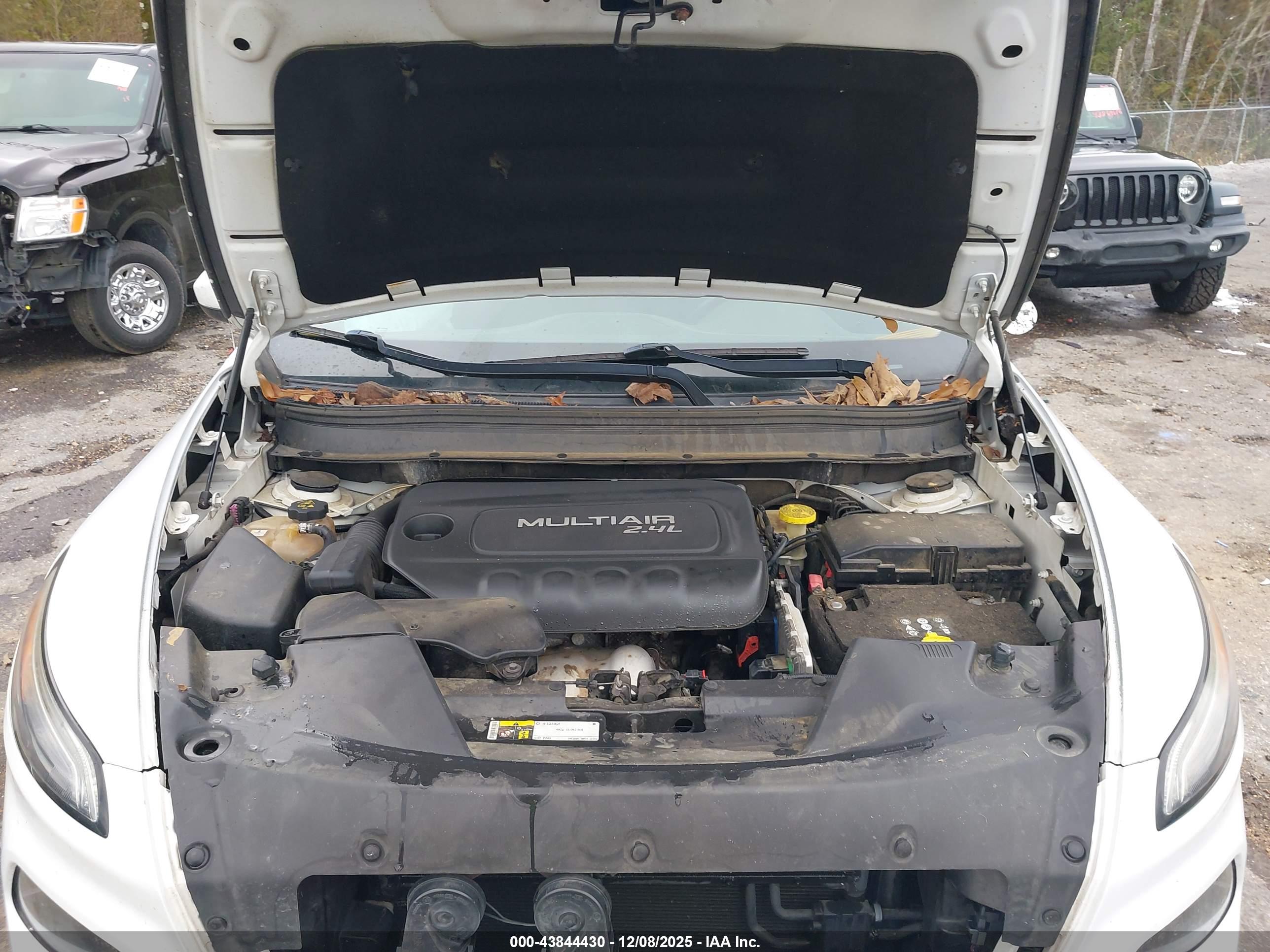 JEEP CHEROKEE image 10