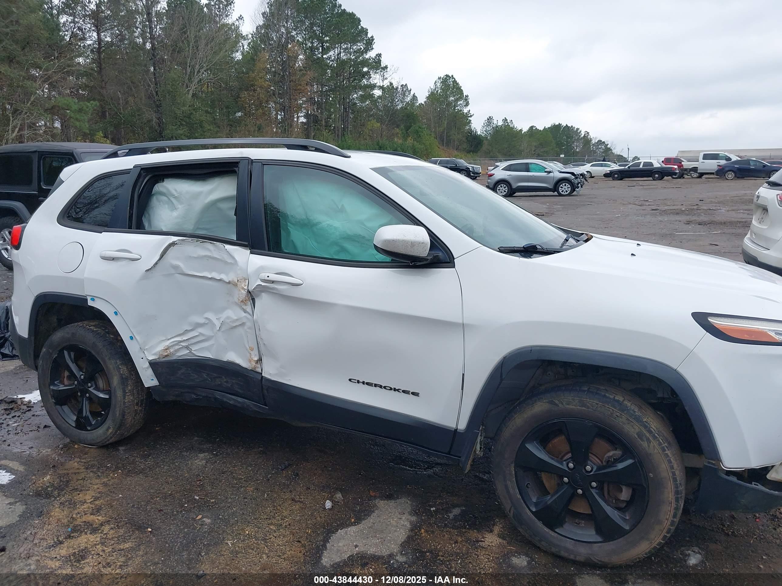 JEEP CHEROKEE image 6