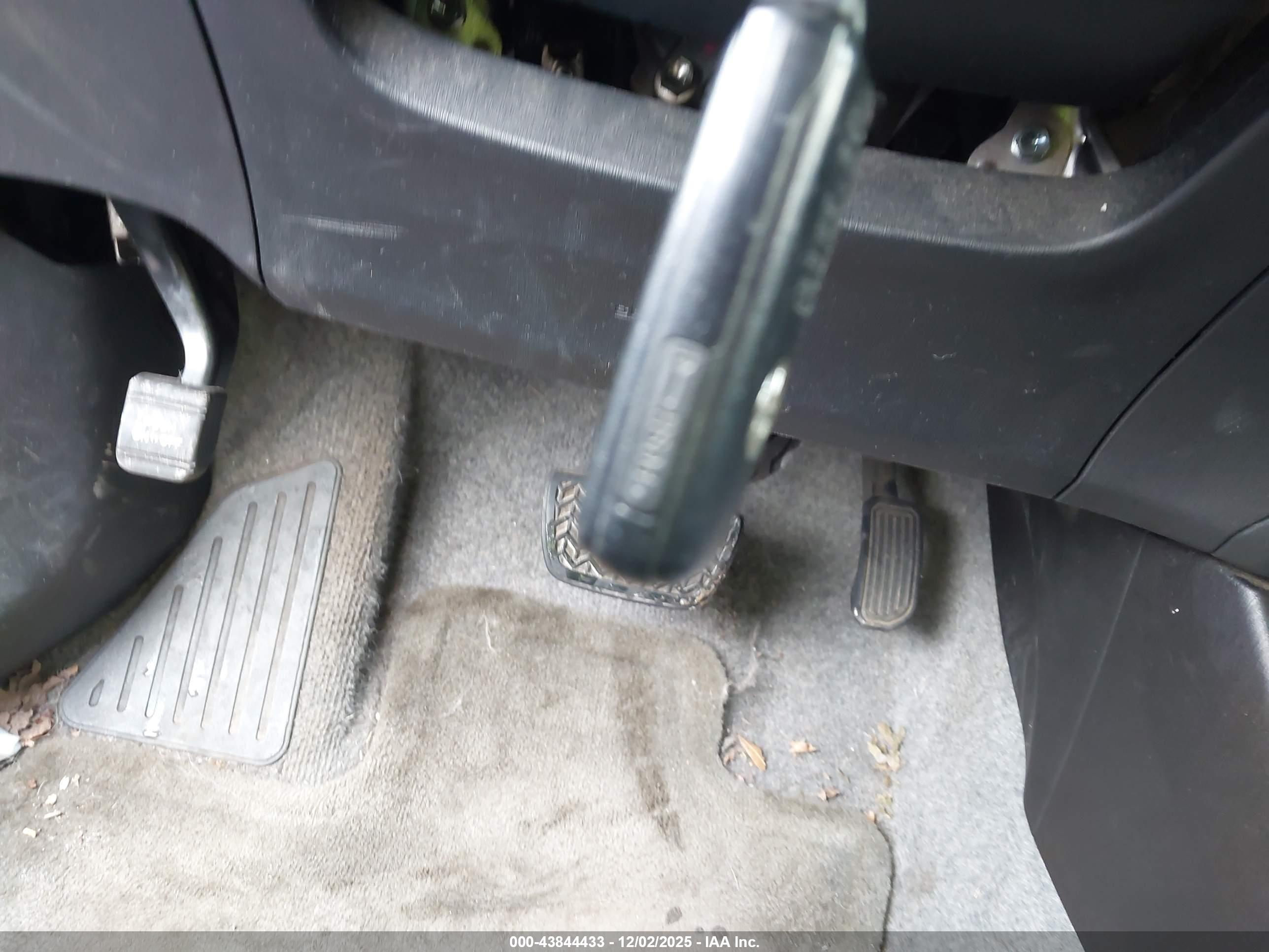 TOYOTA PRIUS image 11