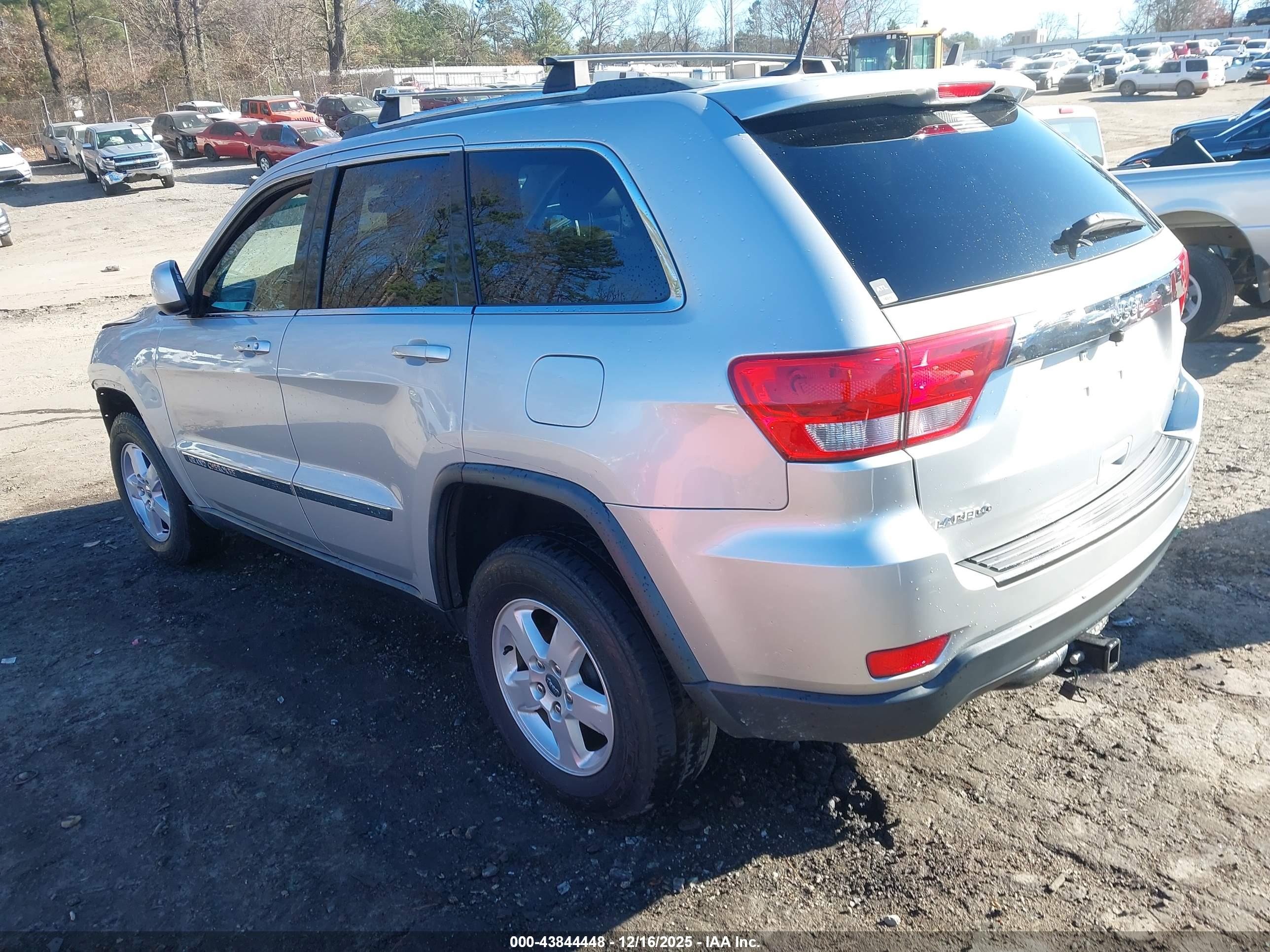 JEEP GRAND image 3